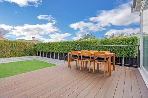Outdoor Dining Area - Cowen Street Home by Urban Rest - Auckland, New Zealand