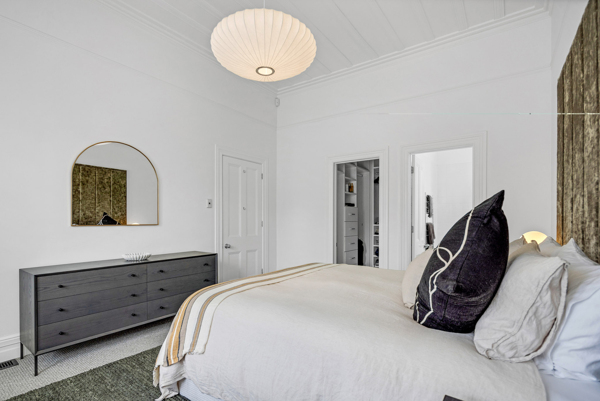 Bedroom - Cowen Street Home by Urban Rest - Auckland, New Zealand