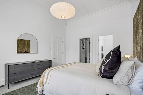 Bedroom - Cowen Street Home by Urban Rest - Auckland, New Zealand