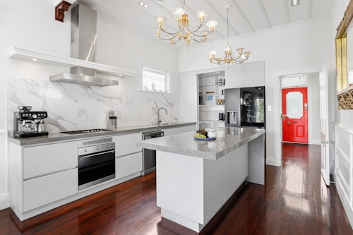 Kitchen - Freemans Bay Home by Urban Rest - Auckland, New Zealand