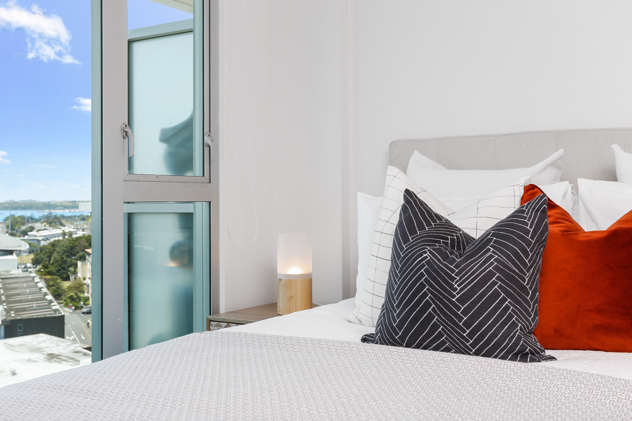 Bedroom - Beach Road Apartments by Urban Rest - Auckland, New Zealand