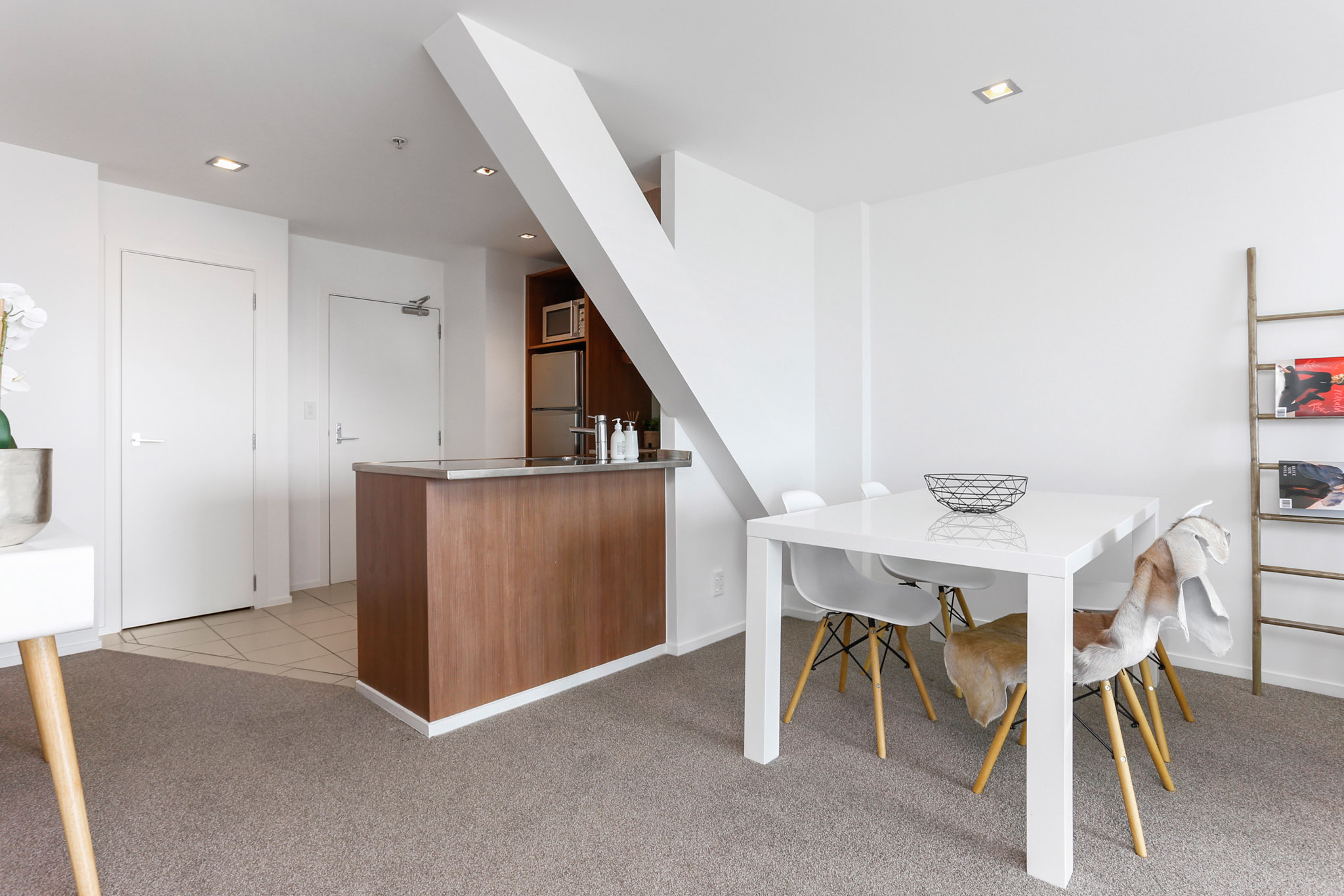 Dining Area - Beach Road Apartments by Urban Rest - Auckland, New Zealand