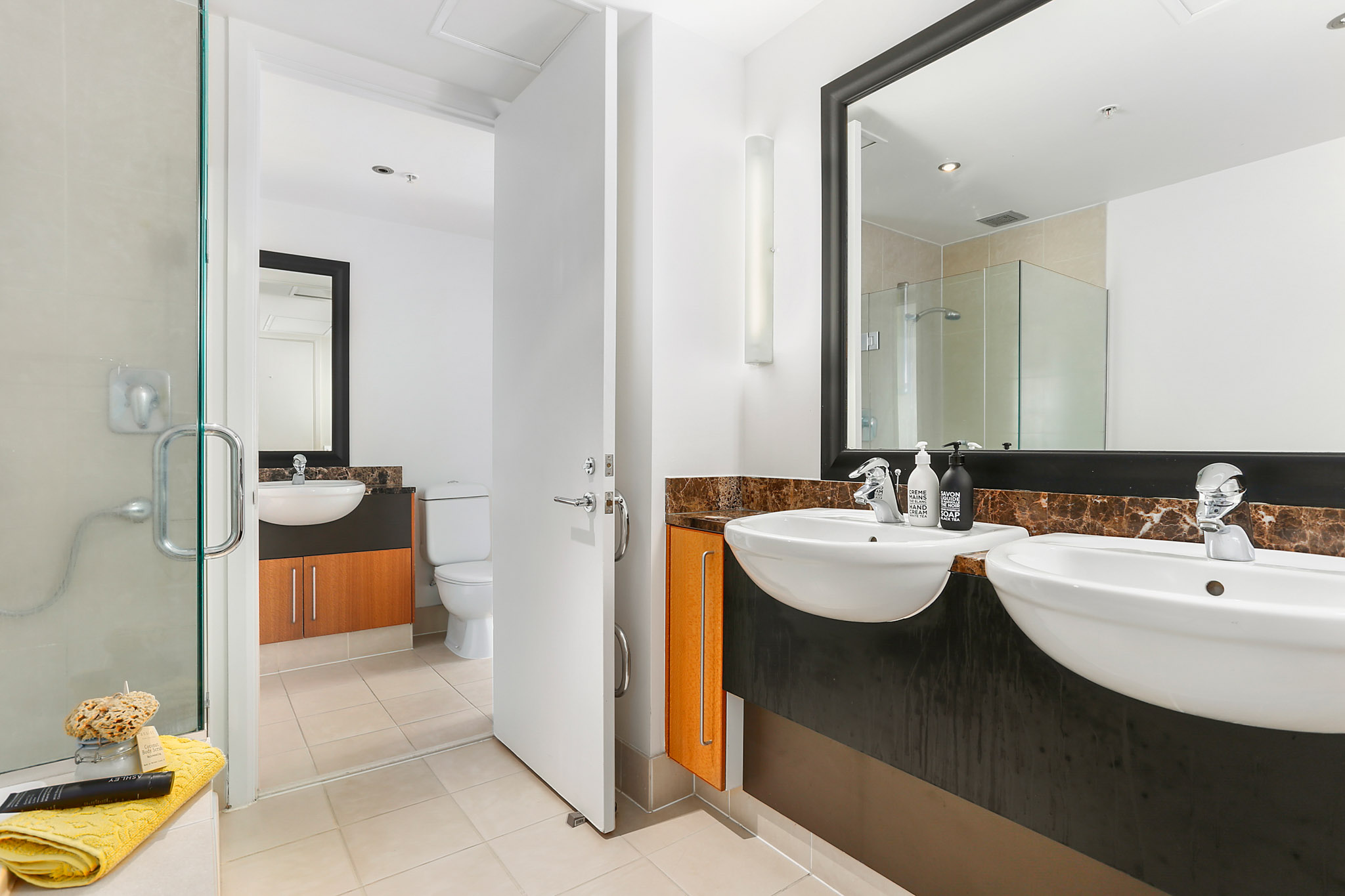 Bathroom - Customs Street Apartments by Urban Rest - Auckland, New Zealand
