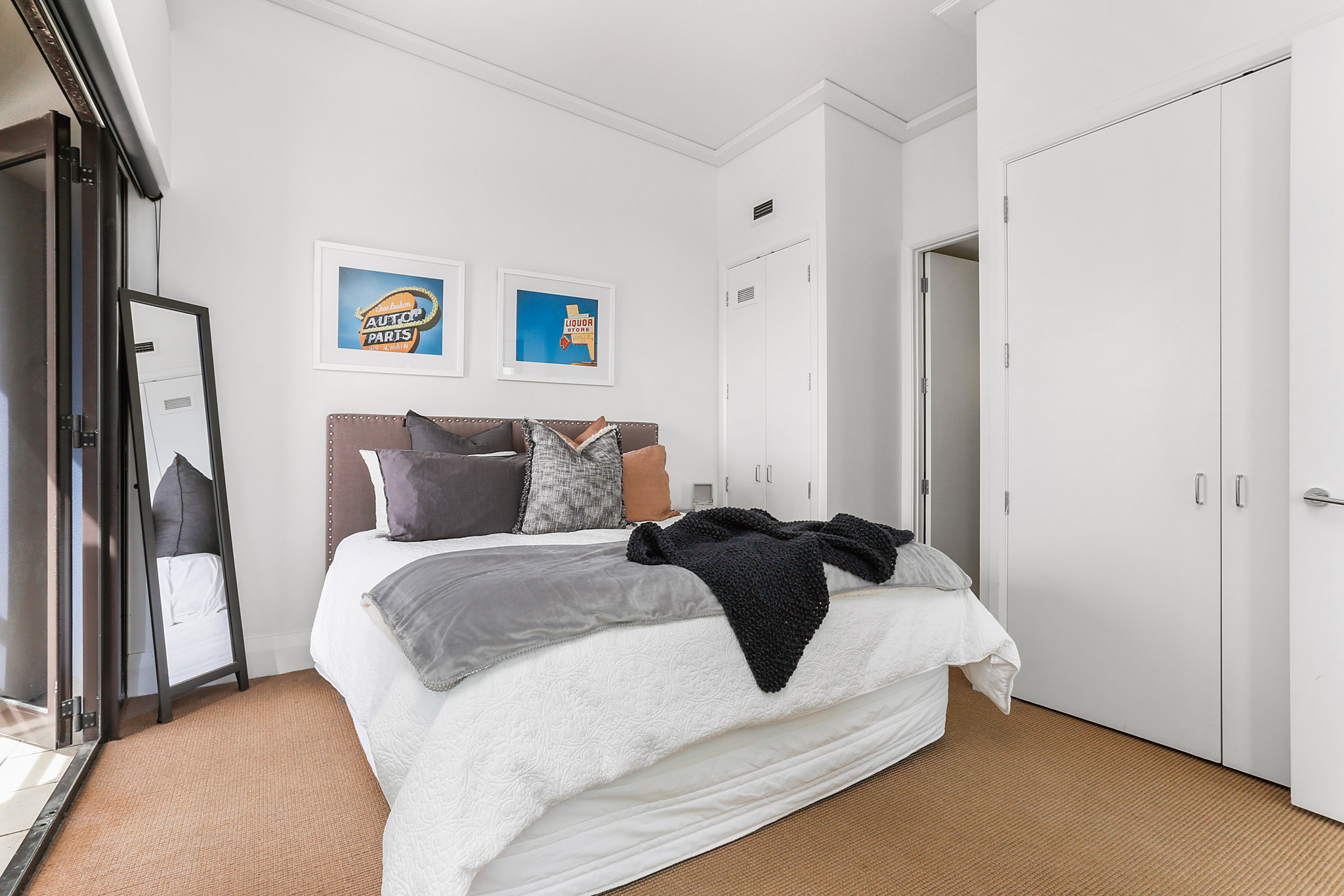 Bedroom - Customs Street Apartments by Urban Rest - Auckland, New Zealand