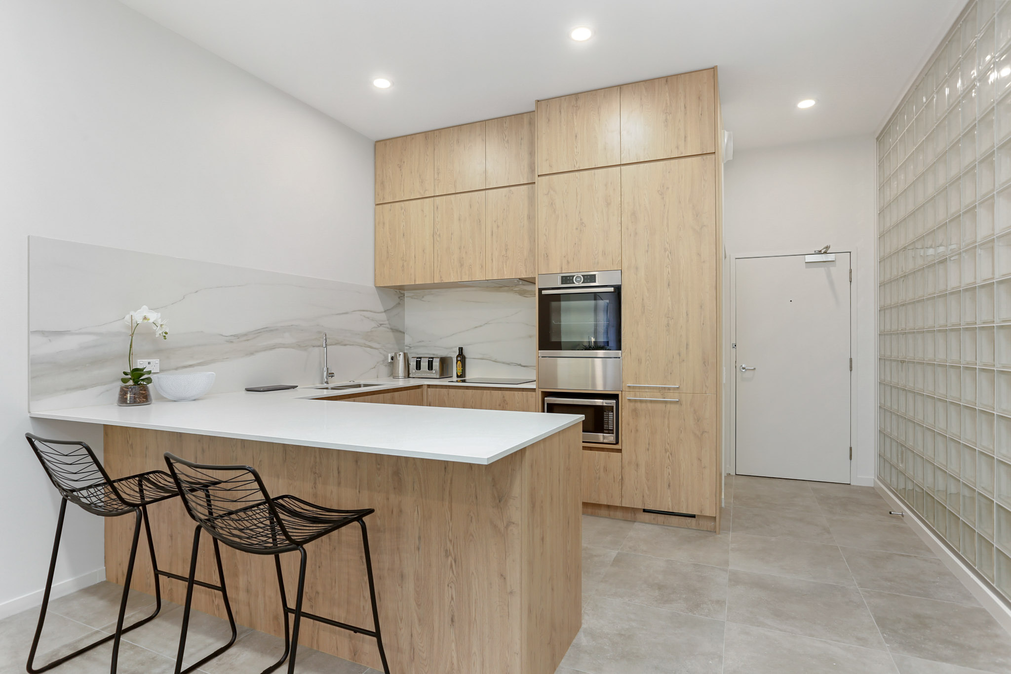 Kitchen - Hobson Quay Apartments by Urban Rest - Auckland, New Zealand