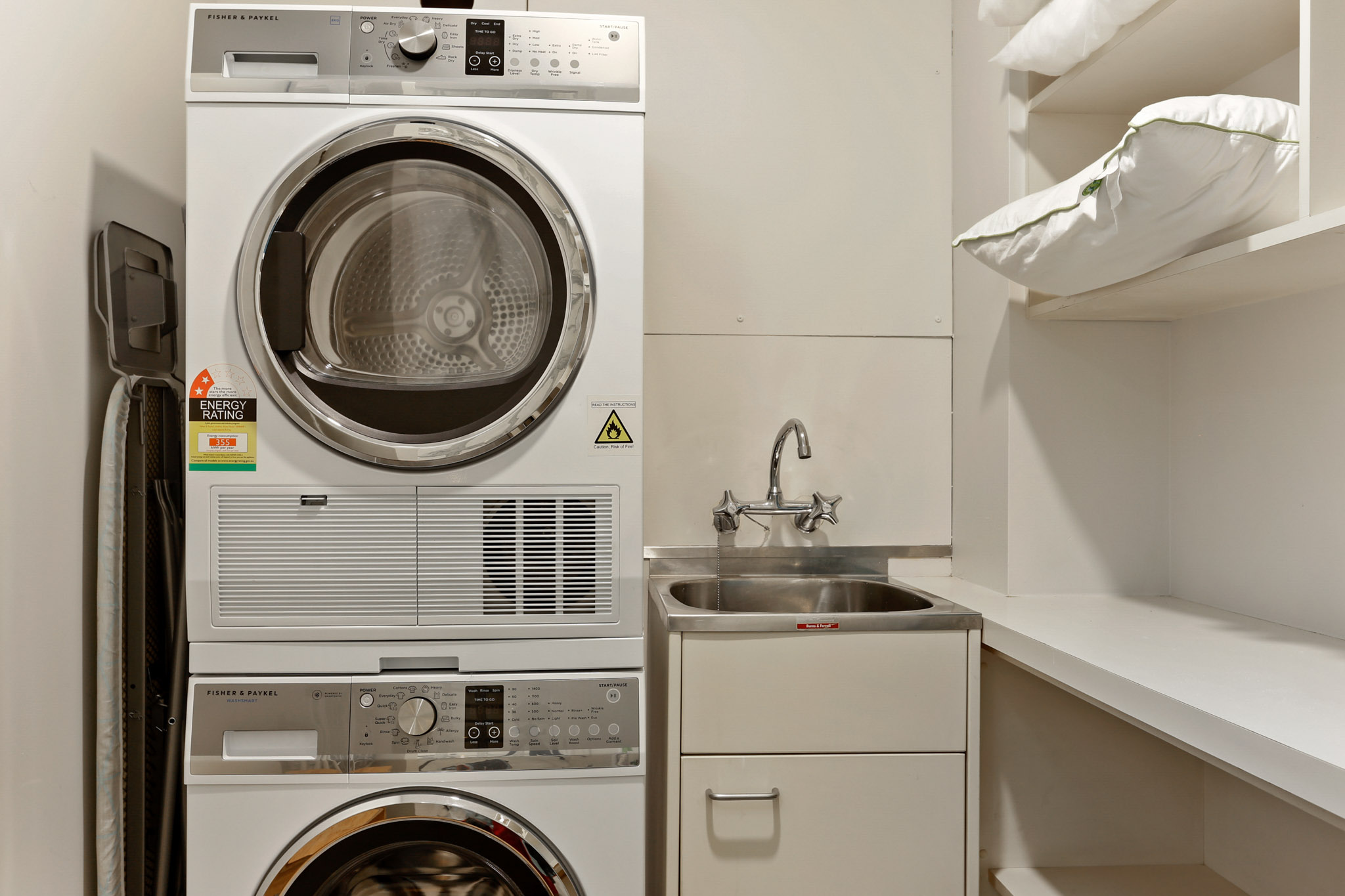 Laundry - Hobson Quay Apartments by Urban Rest - Auckland, New Zealand