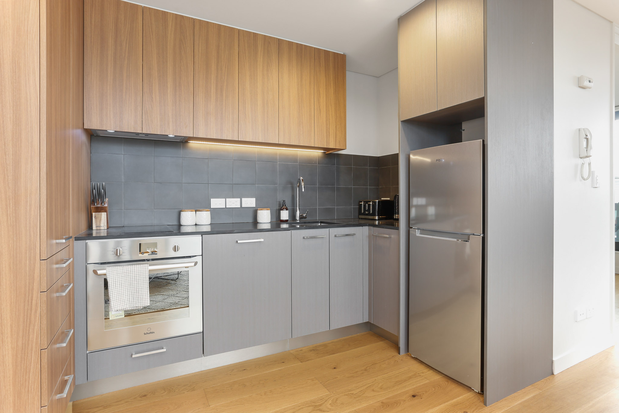 Kitchen - Lighthouse Apartments by Urban Rest - Auckland, New Zealand
