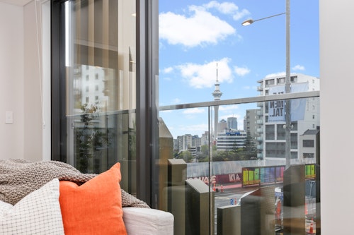 Living Room - Lighthouse Apartments by Urban Rest - Auckland, New Zealand