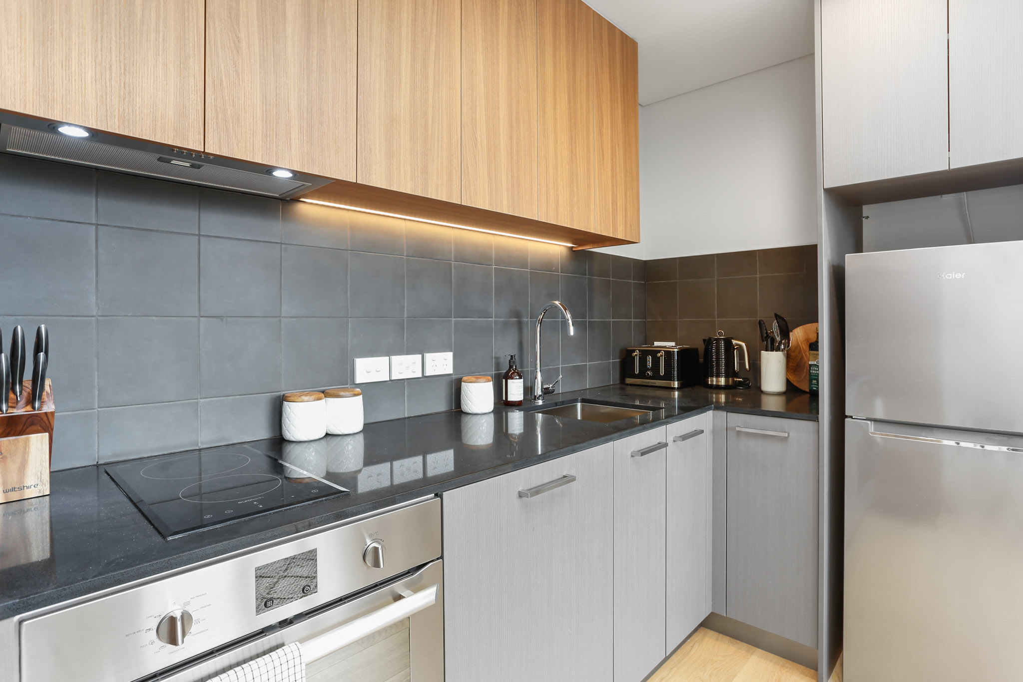 Kitchen - Lighthouse Apartments by Urban Rest - Auckland, New Zealand