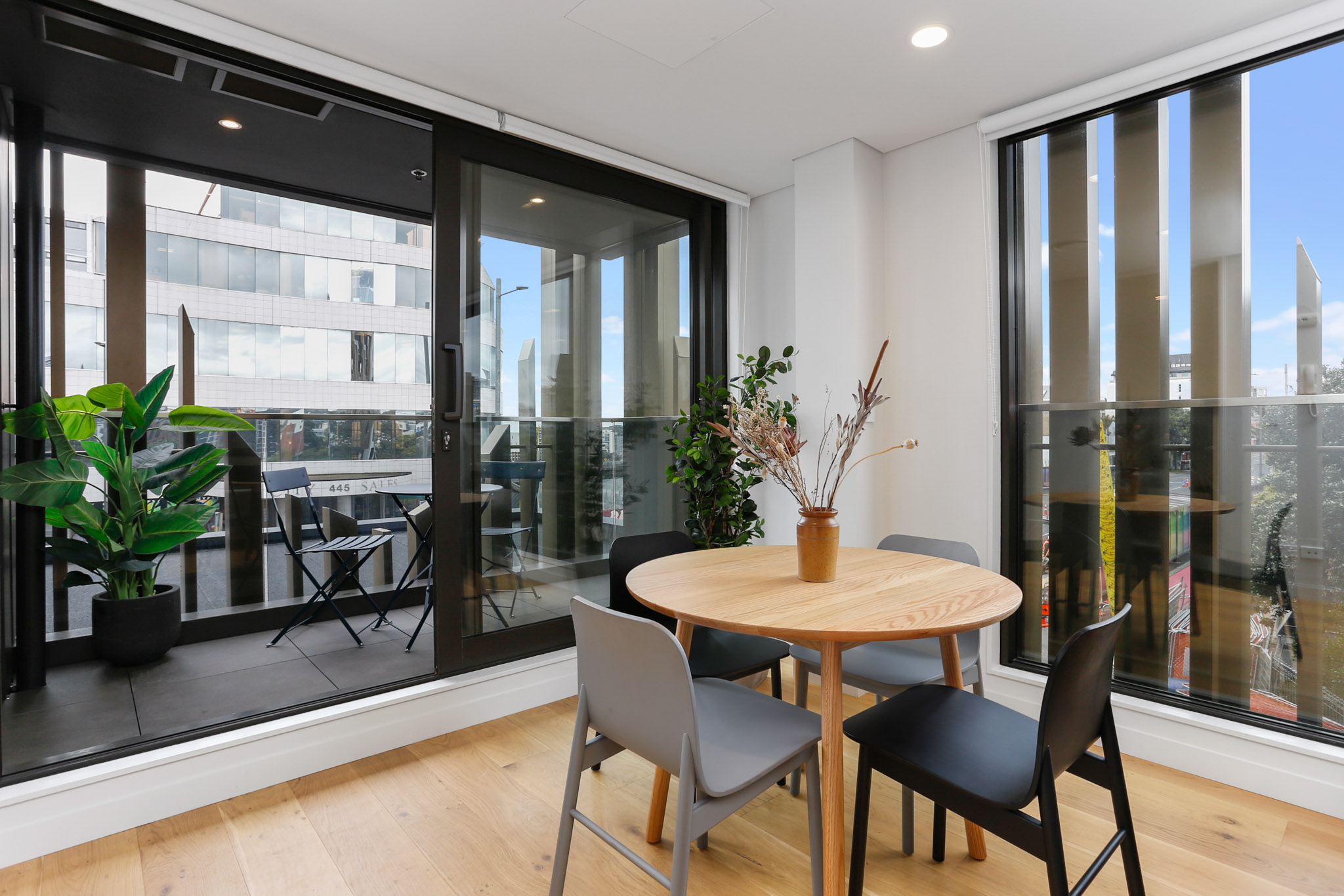 Dining Area - Lighthouse Apartments by Urban Rest - Auckland, New Zealand