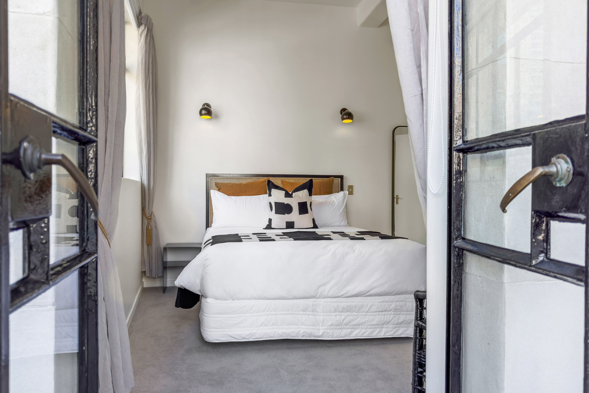 Bedroom - Dilworth Apartments by Urban Rest - Auckland, New Zealand