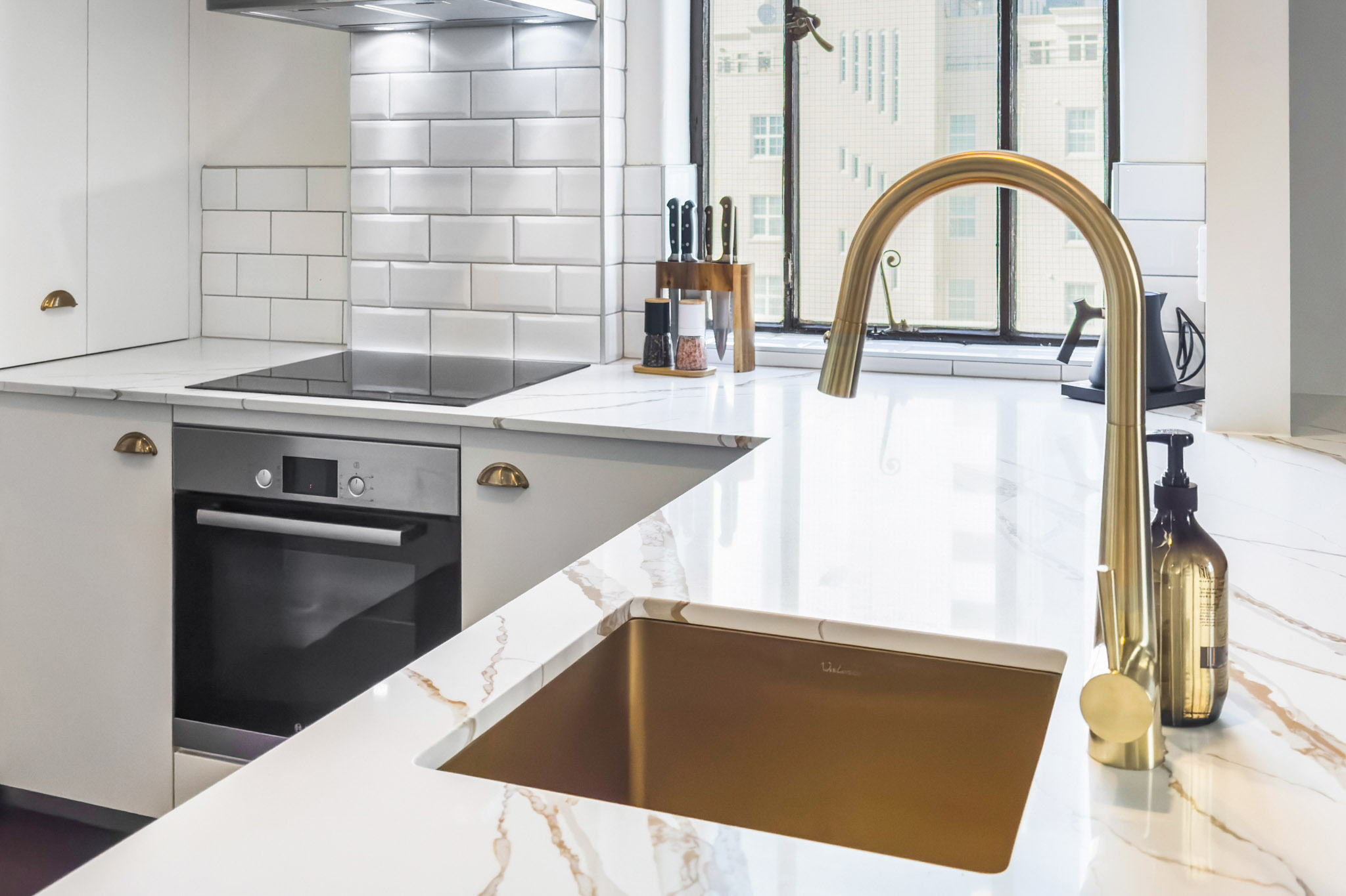 Kitchen - Dilworth Apartments by Urban Rest - Auckland, New Zealand