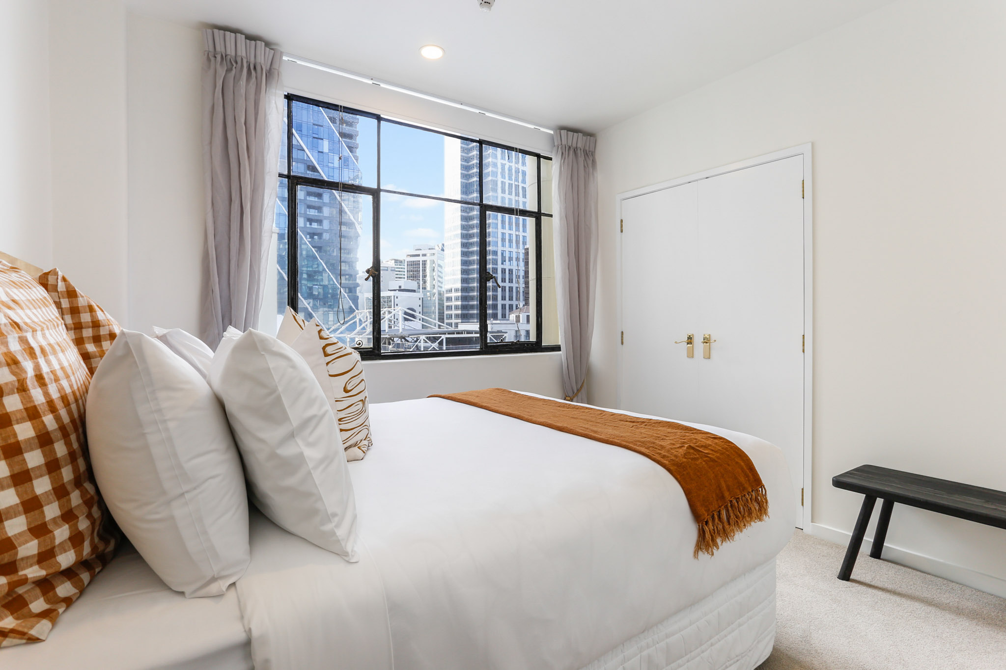 Bedroom - Dilworth Apartments by Urban Rest - Auckland, New Zealand