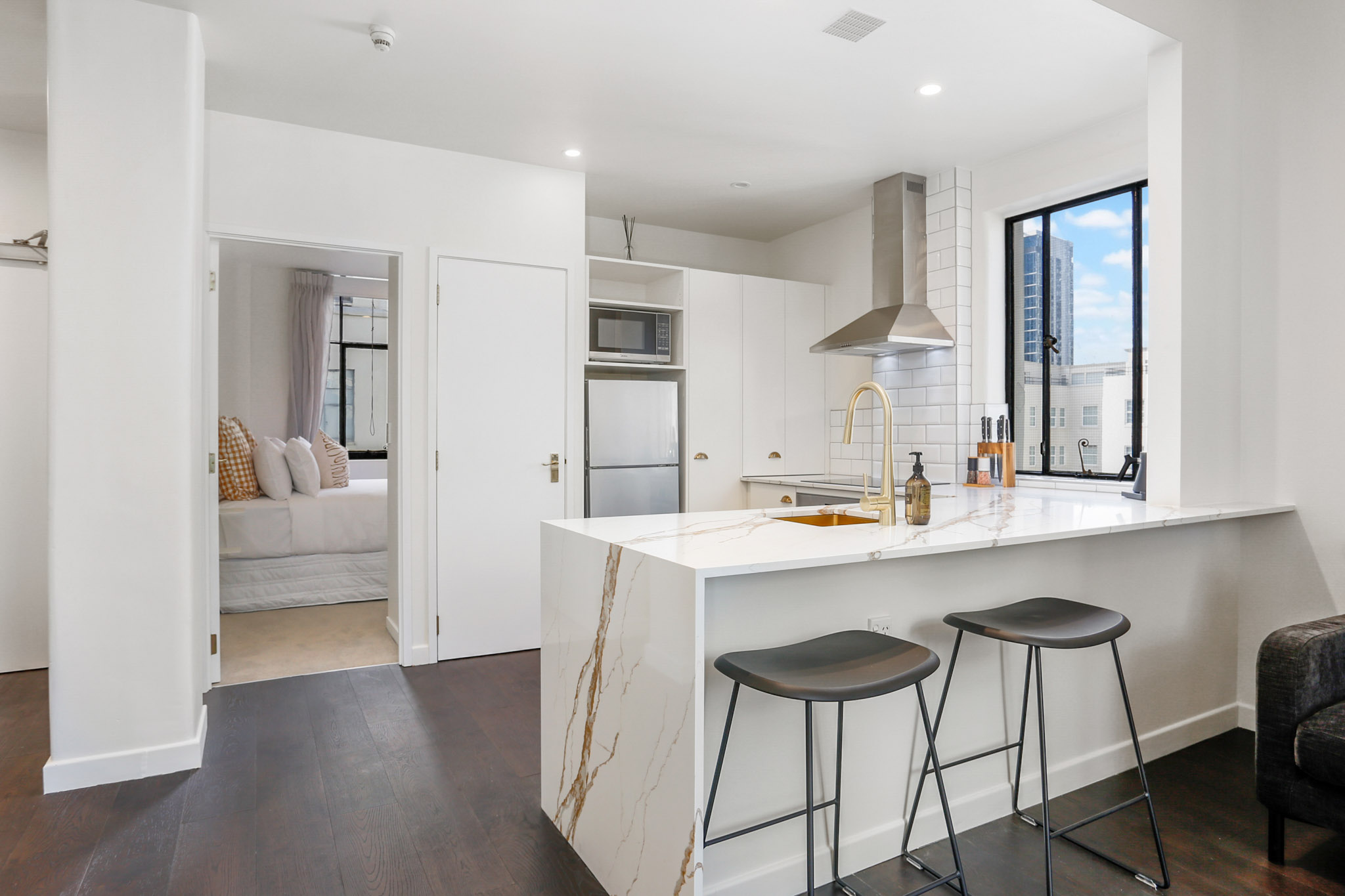 Kitchen - Dilworth Apartments by Urban Rest - Auckland, New Zealand