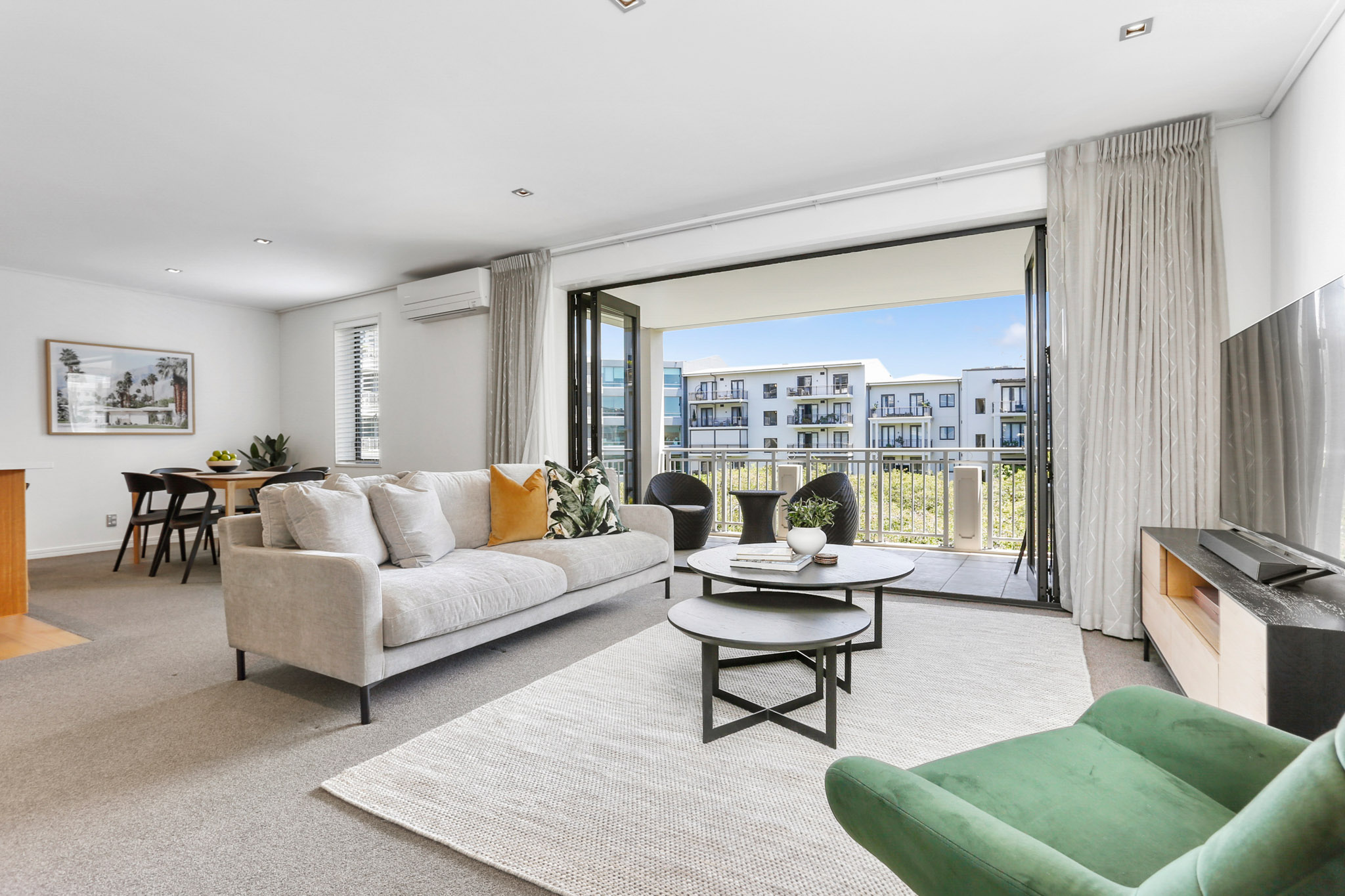 Living Room - The Parc Apartments By Urban Rest - Auckland, New Zealand