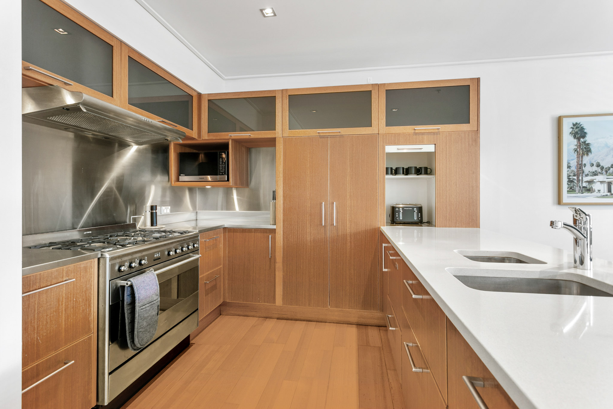 Kitchen - The Parc Apartments By Urban Rest - Auckland, New Zealand