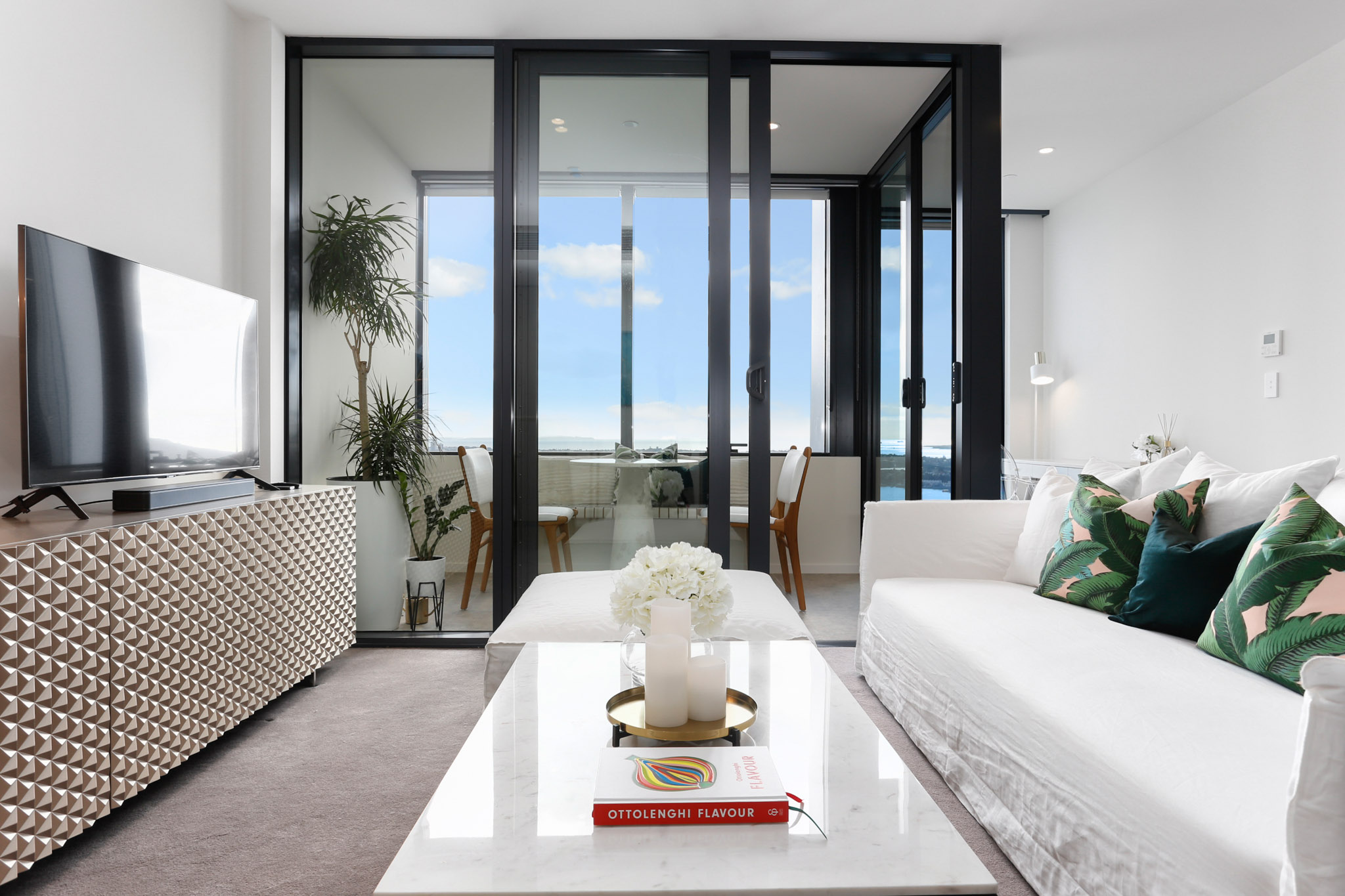Living Room - The Pacifica by Urban Rest - Auckland, New Zealand