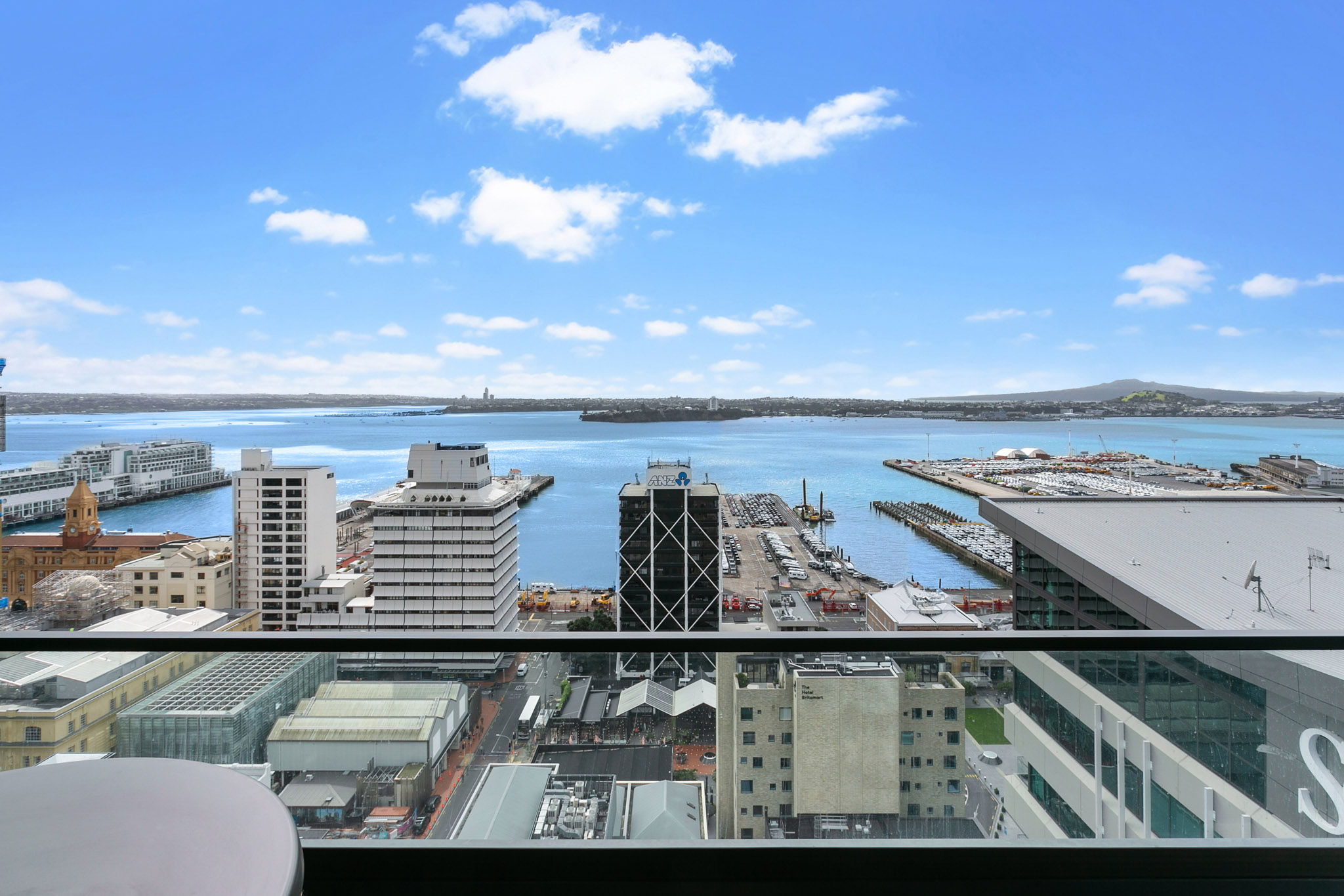 Balcony - The Pacifica by Urban Rest - Auckland, New Zealand