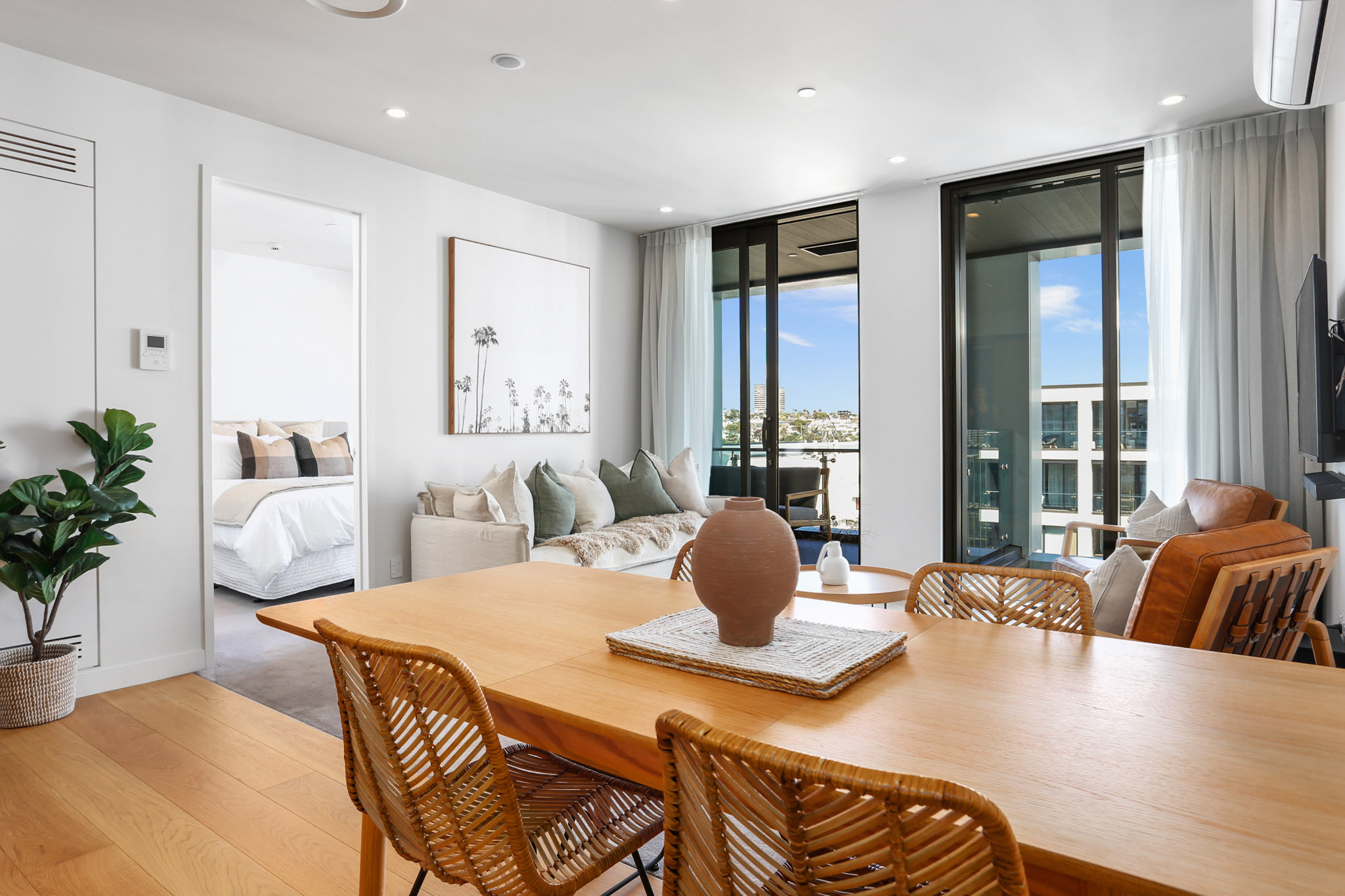 Dining Area - Wynyard Quarter Apartments by Urban Rest - Auckland, New Zealand