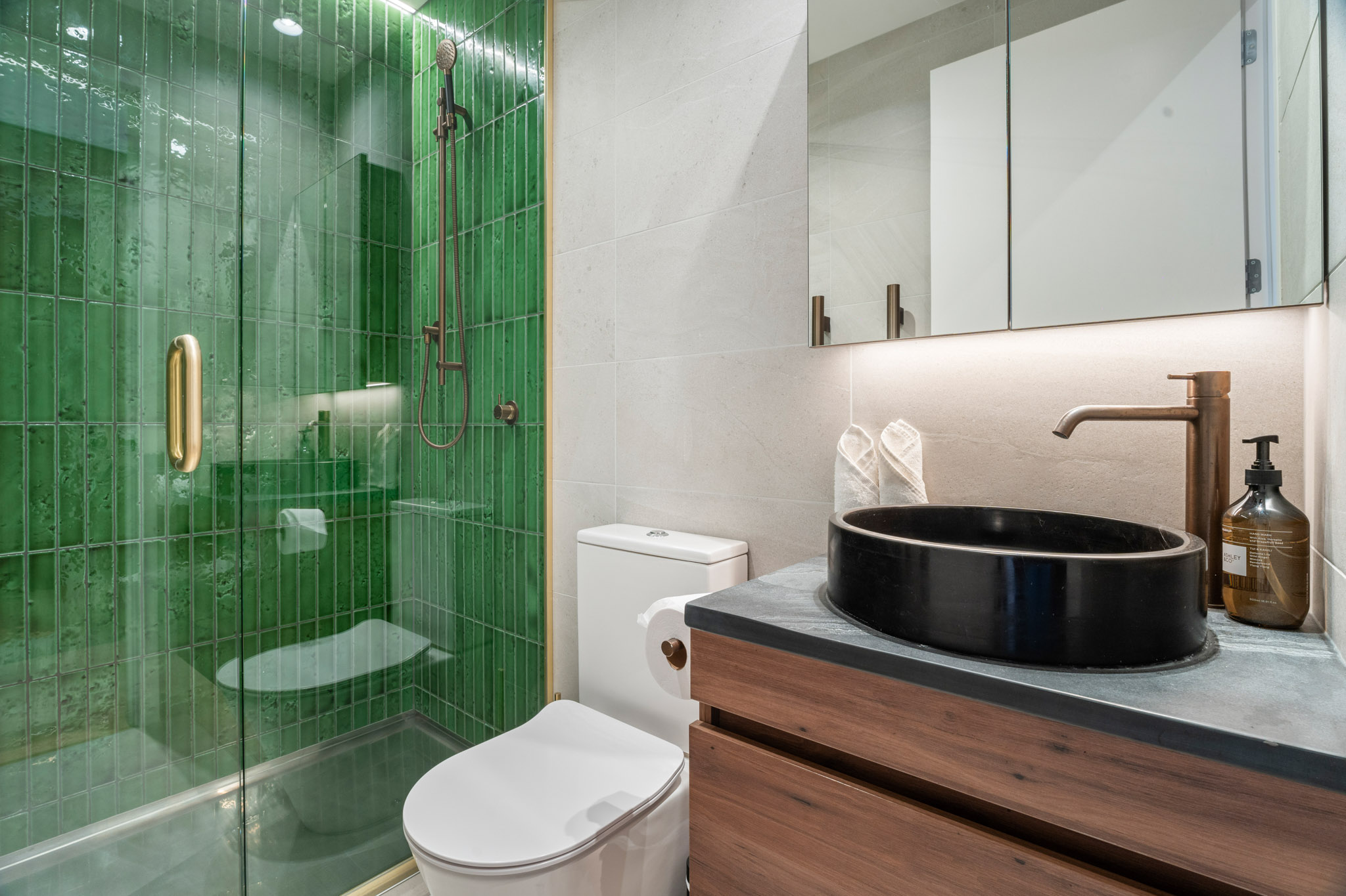 Bathroom - Greenhouse Apartments by Urban Rest - Auckland, New Zealand