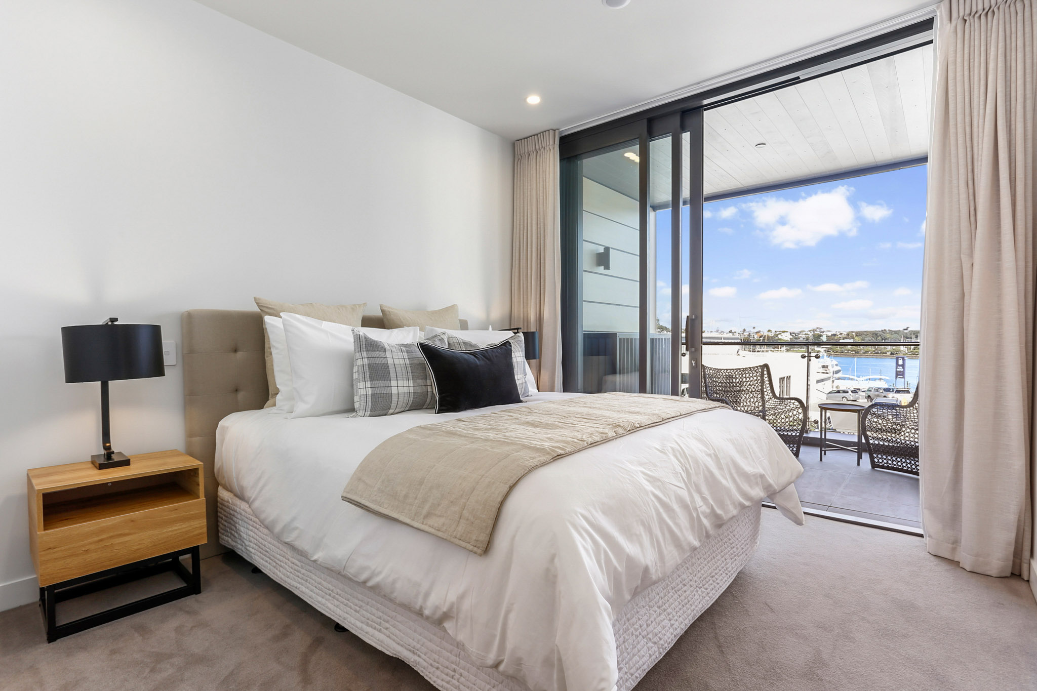 Bedroom - Wynyard Quarter Apartments by Urban Rest - Auckland, New Zealand