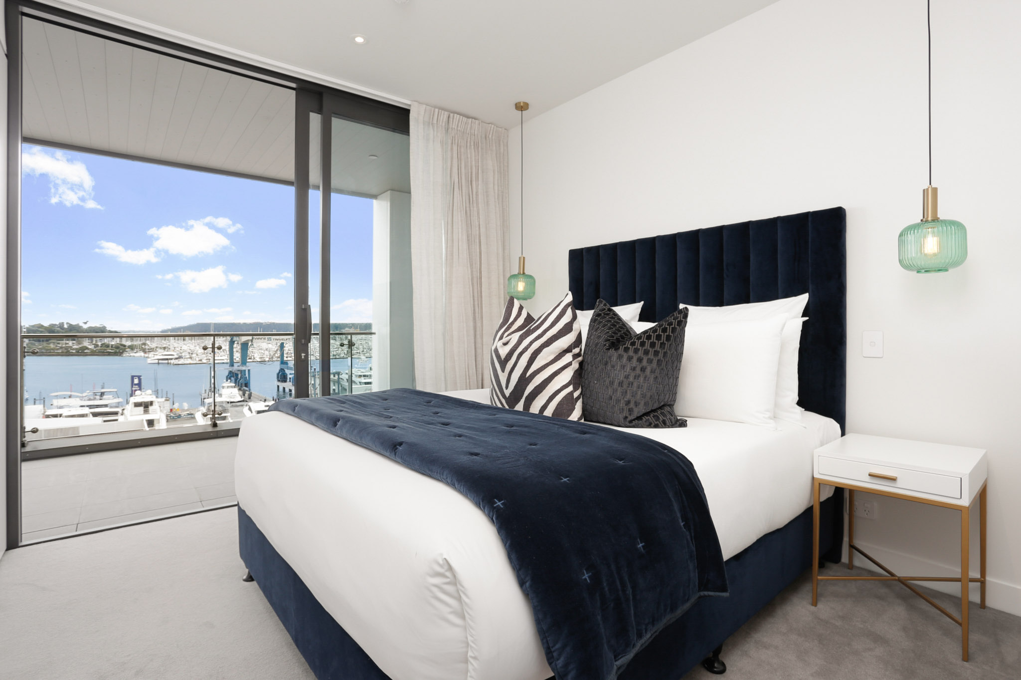 Bedroom - Wynyard Quarter Apartments by Urban Rest - Auckland, New Zealand