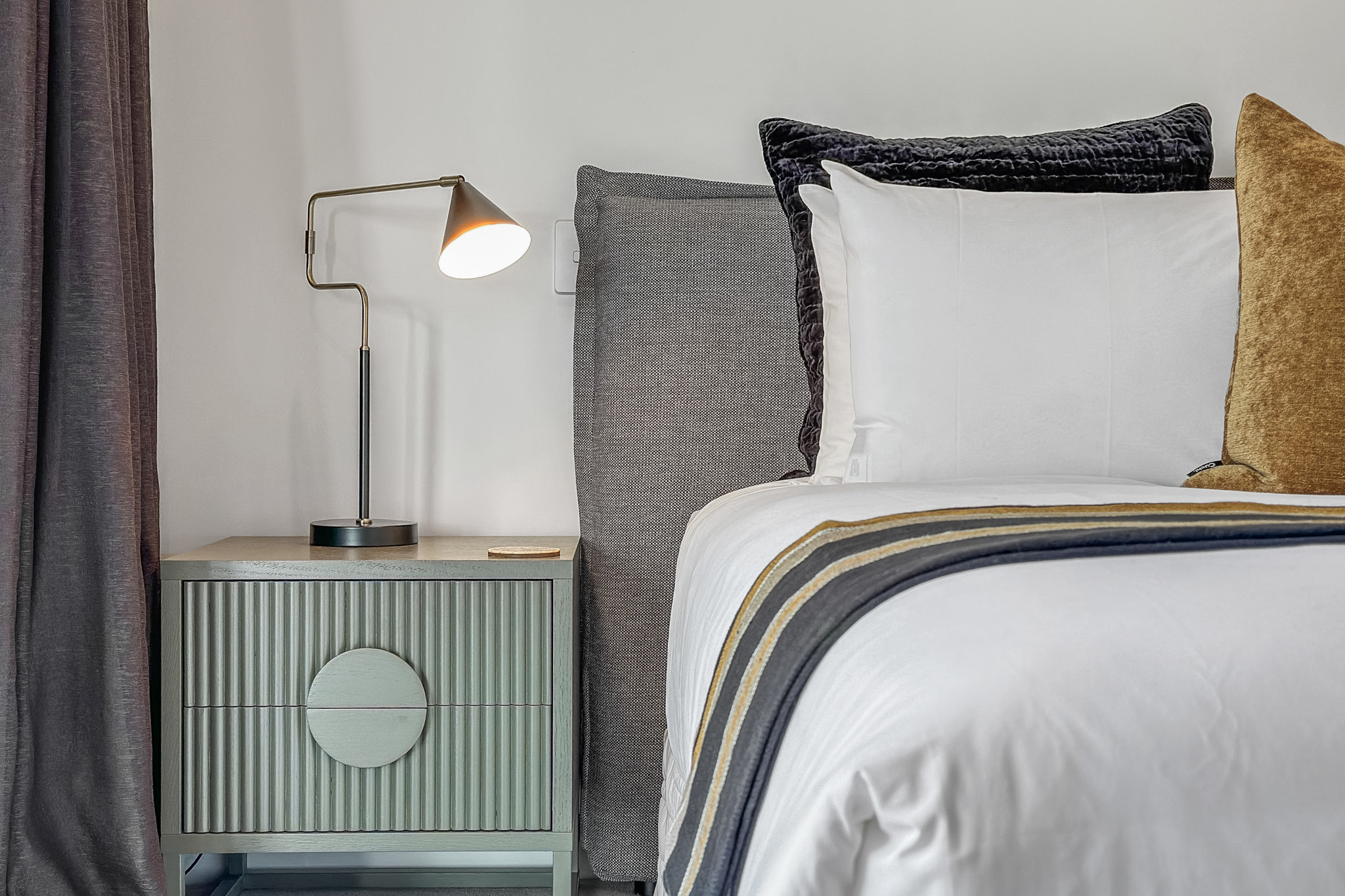 Bedroom - Wynyard Quarter Apartments by Urban Rest - Auckland, New Zealand