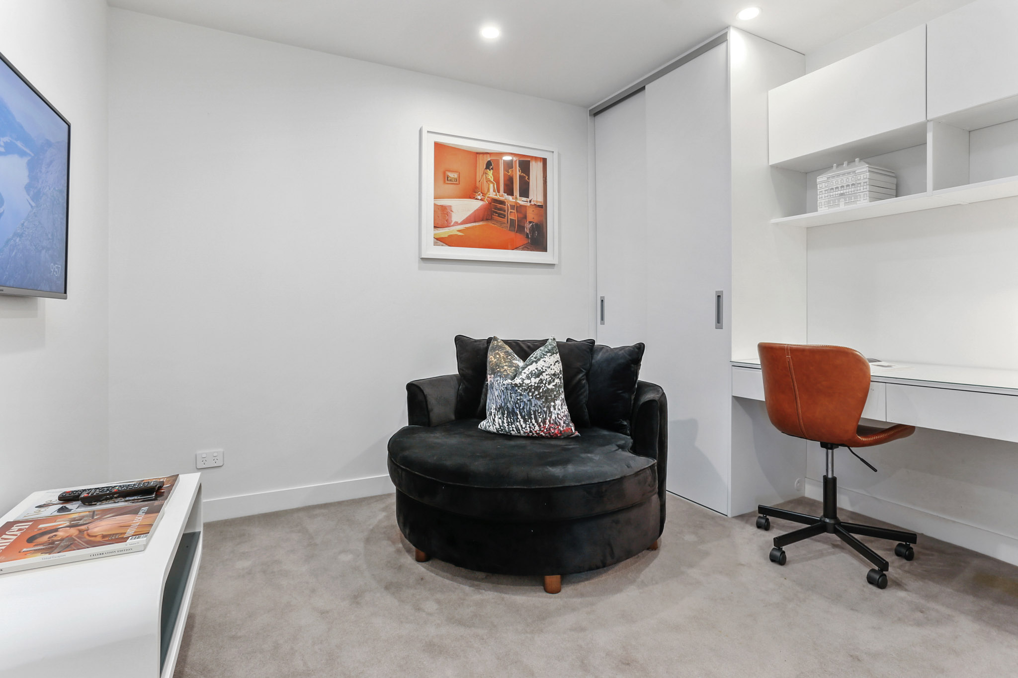 Study - Wynyard Quarter Apartments by Urban Rest - Auckland, New Zealand