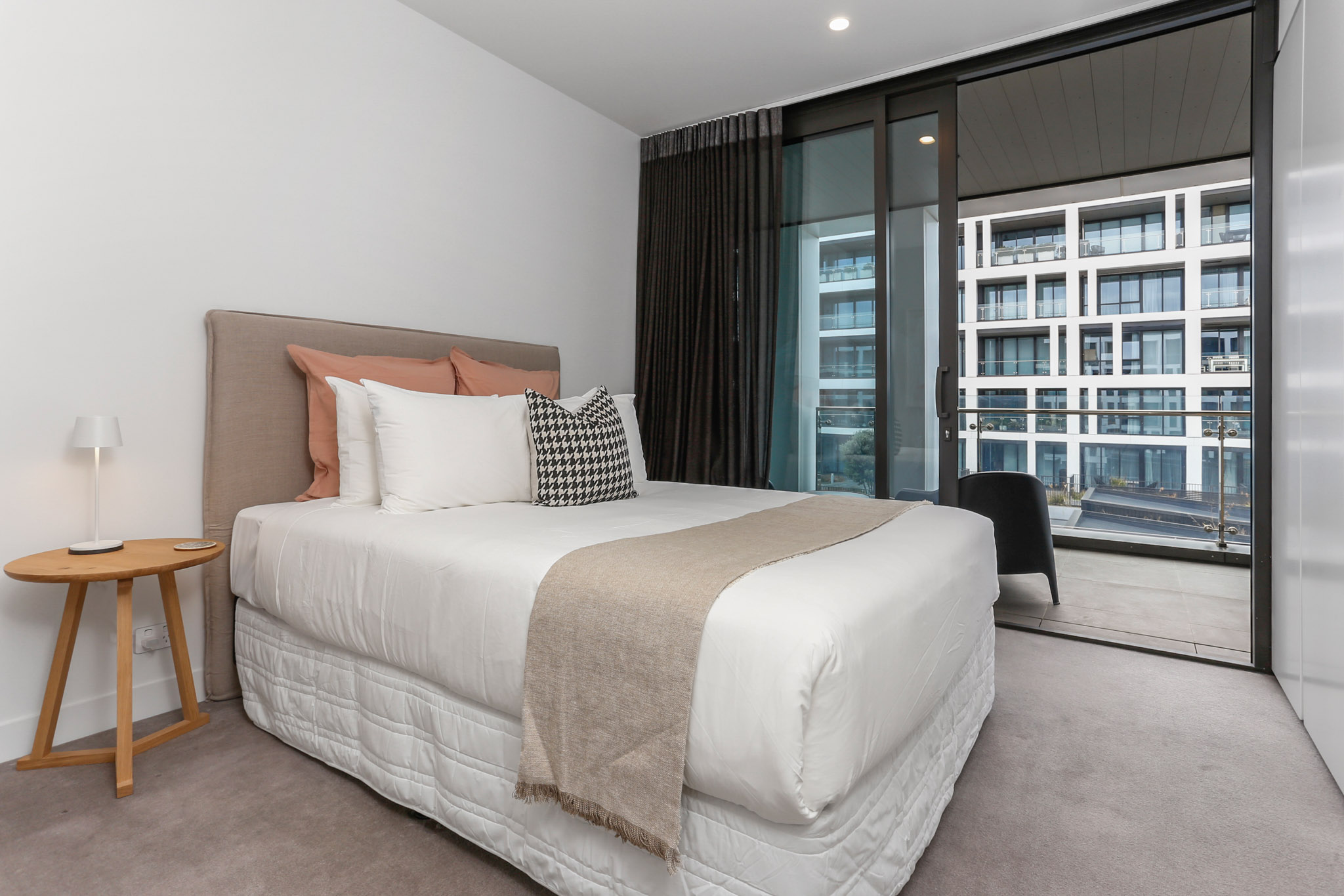 Bedroom - Wynyard Quarter Apartments by Urban Rest - Auckland, New Zealand