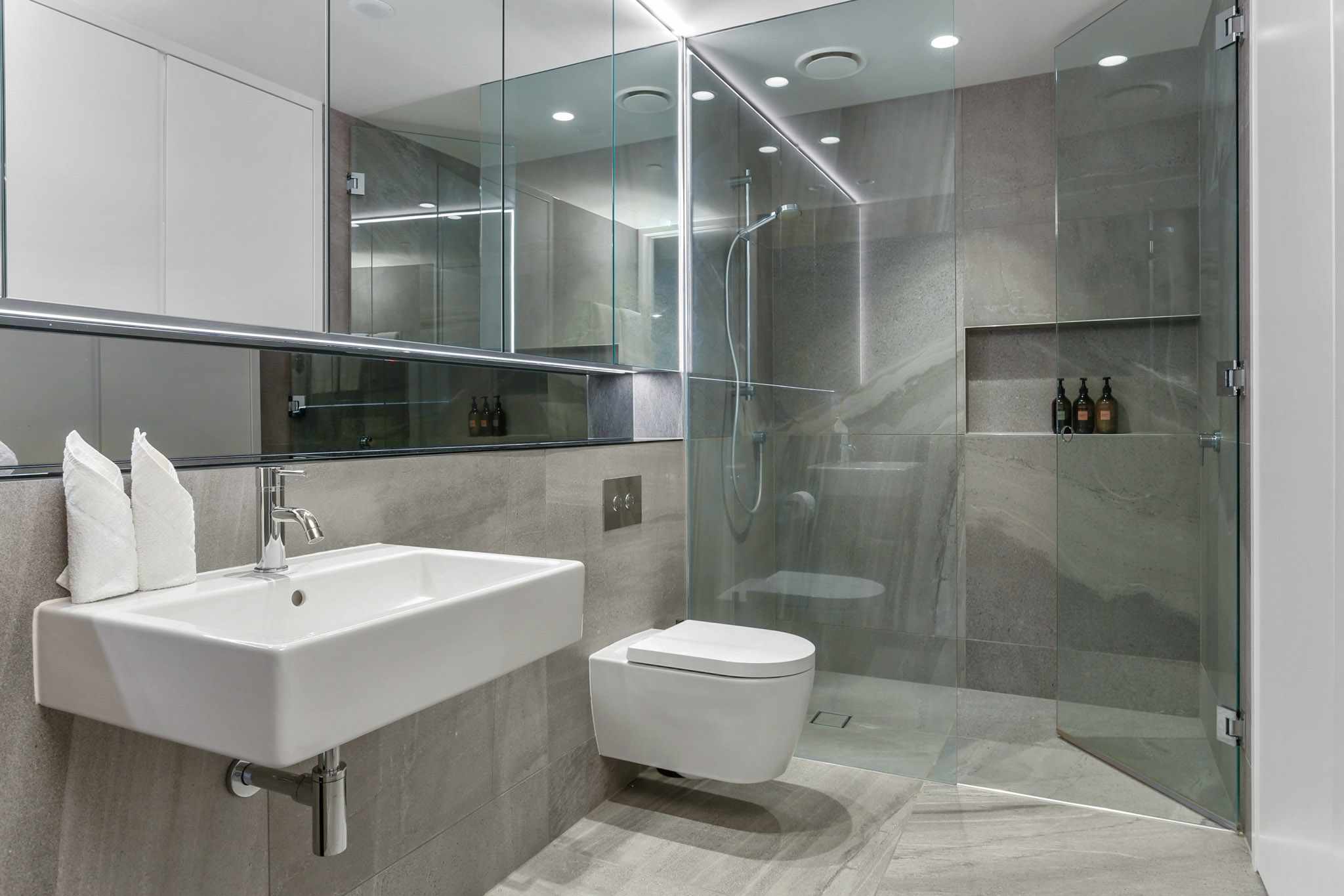 Bathroom - Wynyard Quarter Apartments by Urban Rest - Auckland, New Zealand