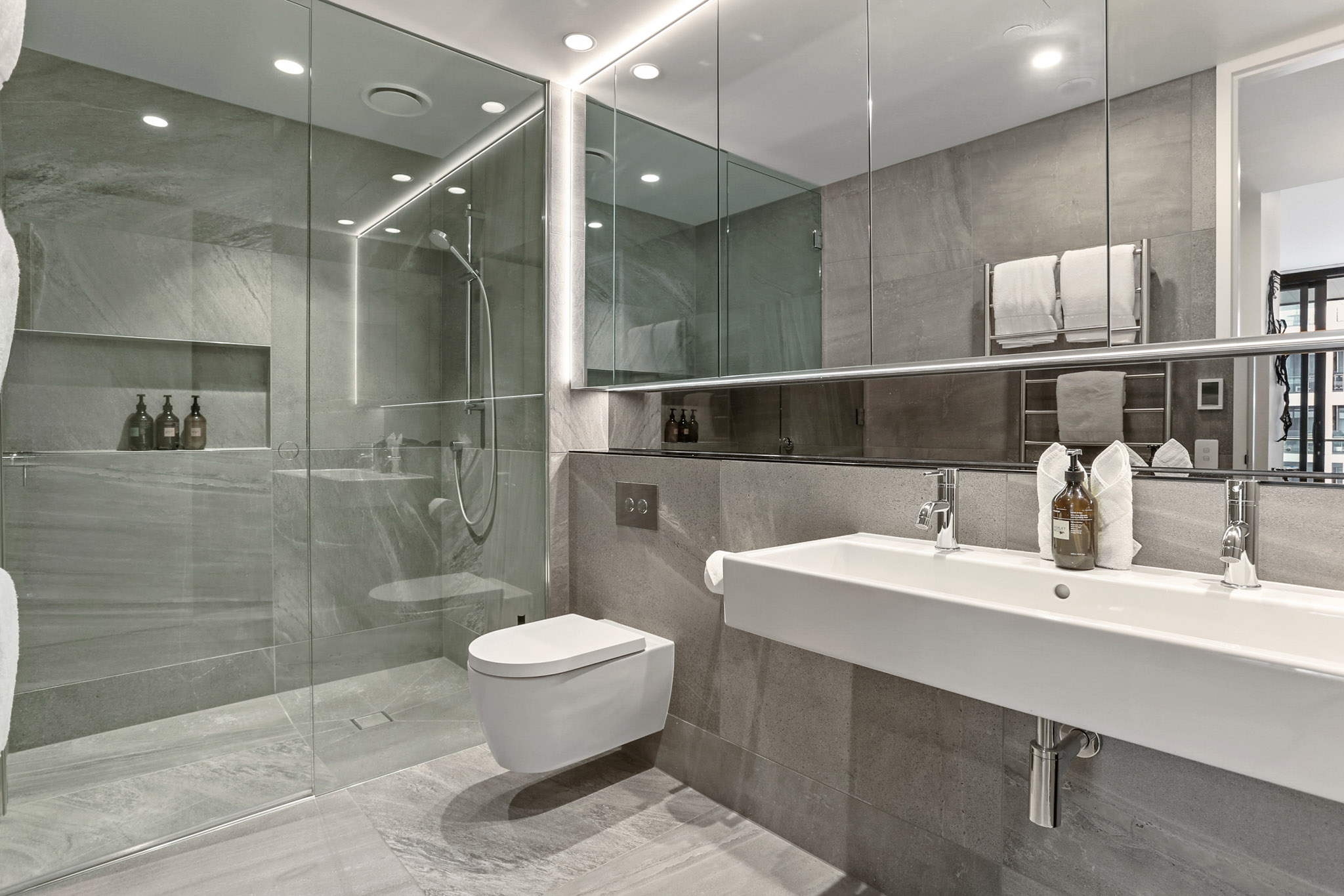 Bathroom - Wynyard Quarter Apartments by Urban Rest - Auckland, New Zealand