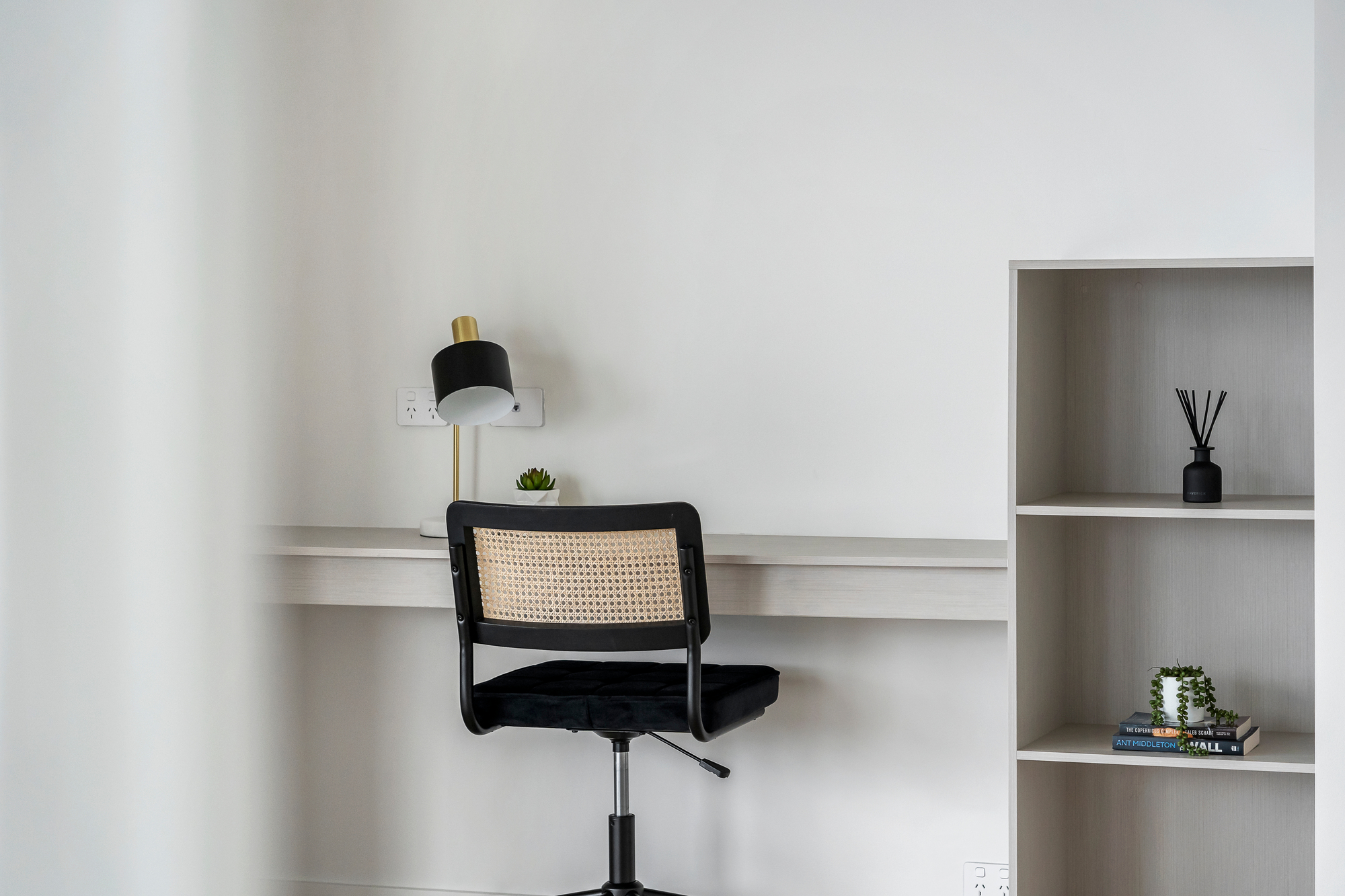 Desk - Urban Rest Double Bay - Sydney, Australia