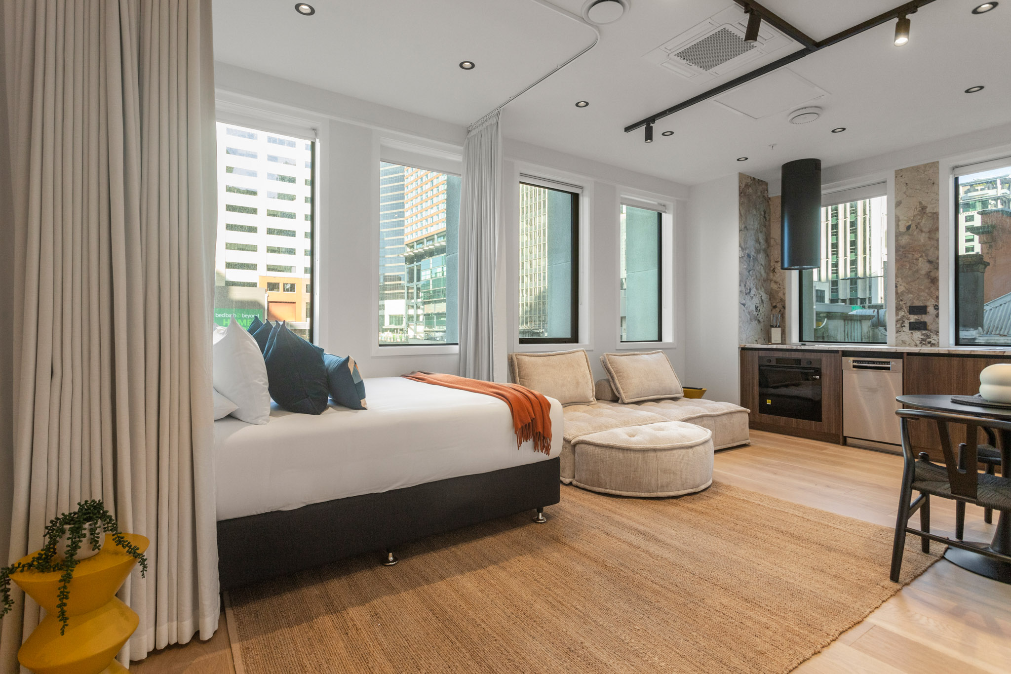 Living Area - Studio Apartment - Urban Rest - Victoria Street Apartments - Auckland CBD