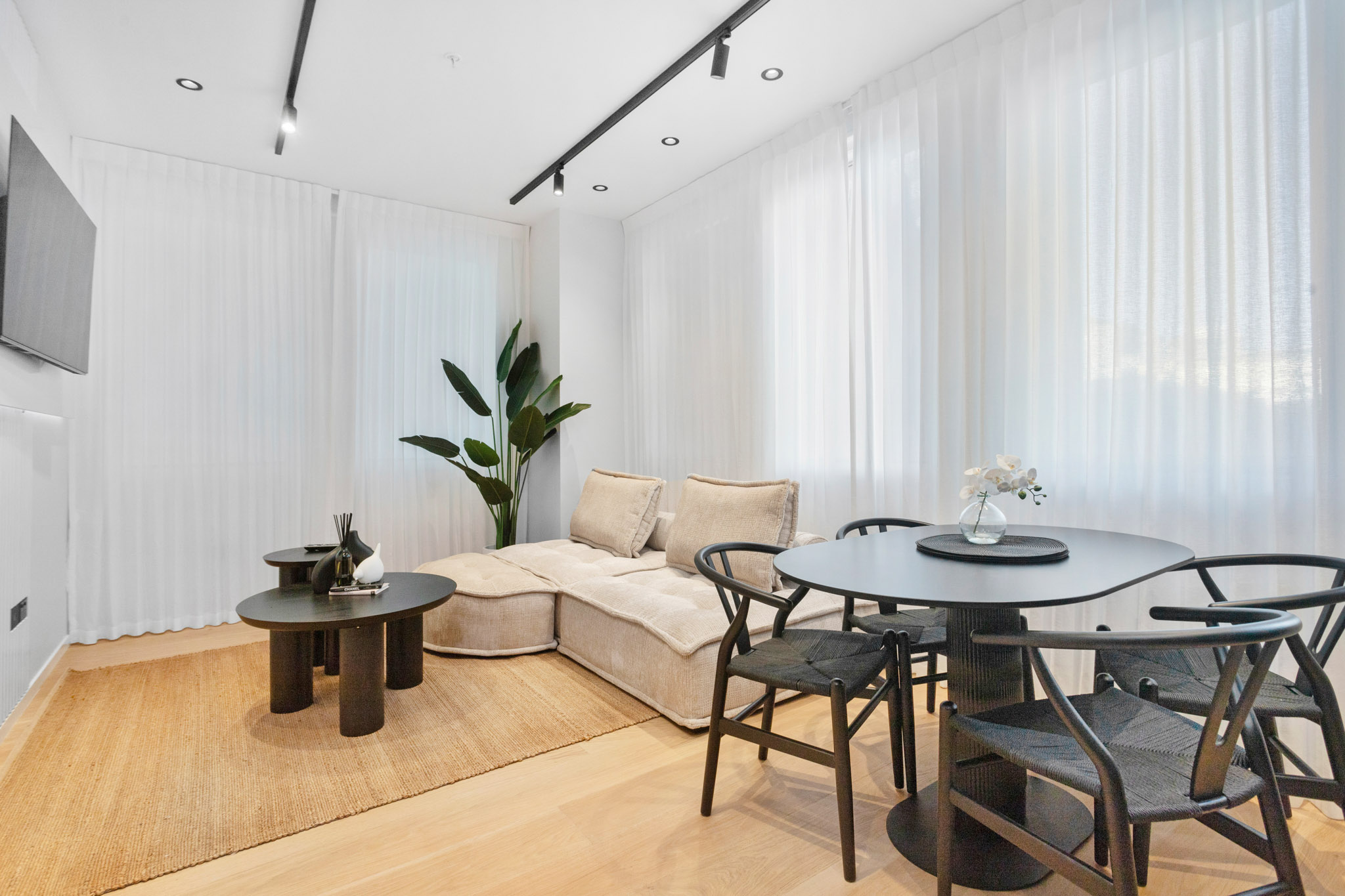 Living Room - Urban Rest - Victoria Street Apartments - Auckland CBD
