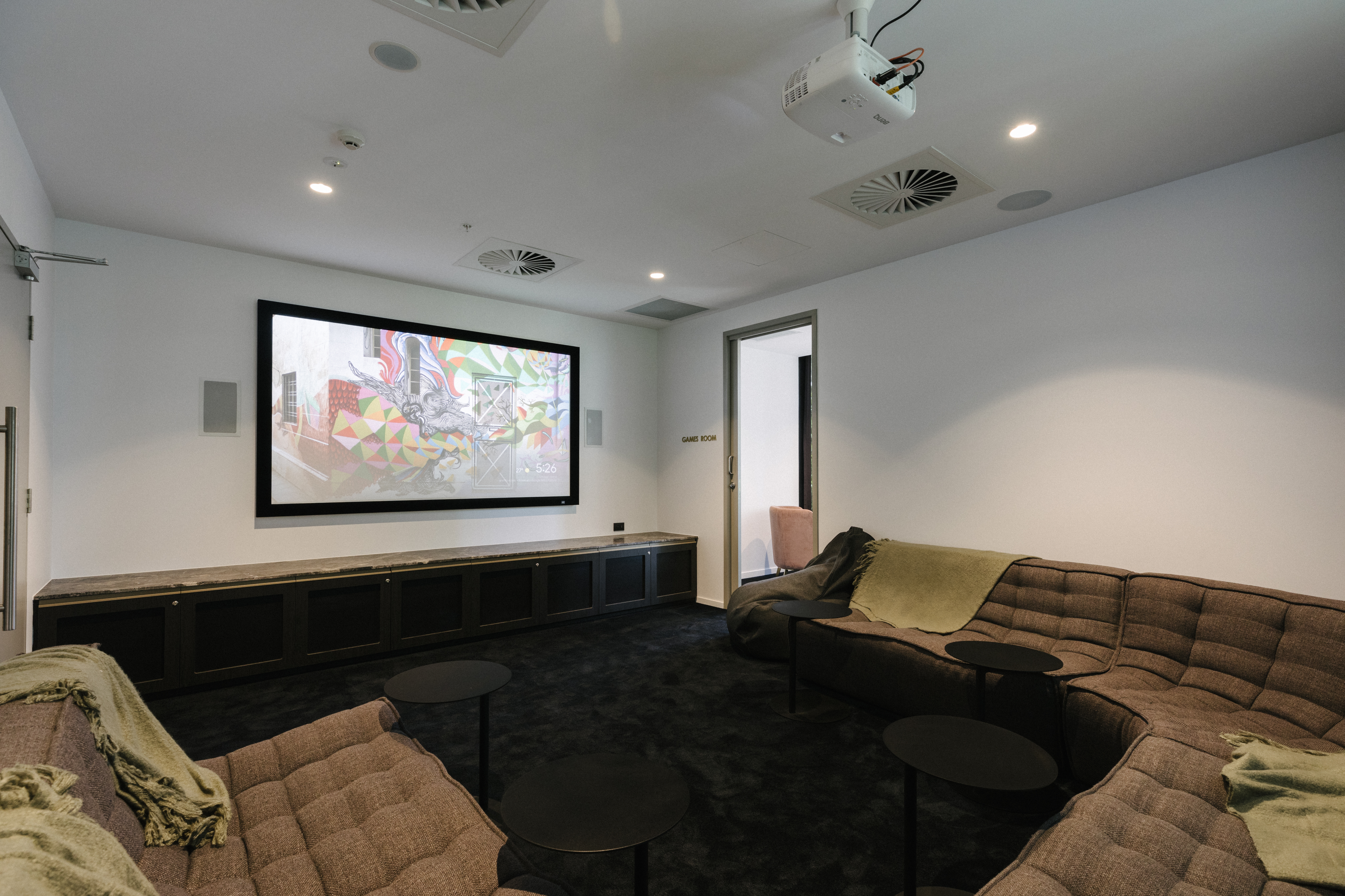 Cinema Room - Kangaroo Point Apartments by Urban Rest - Brisbane