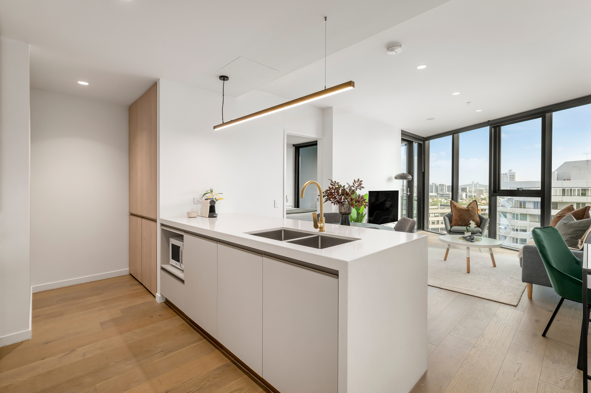 Kitchen - Kangaroo Point Apartments by Urban Rest - Brisbane