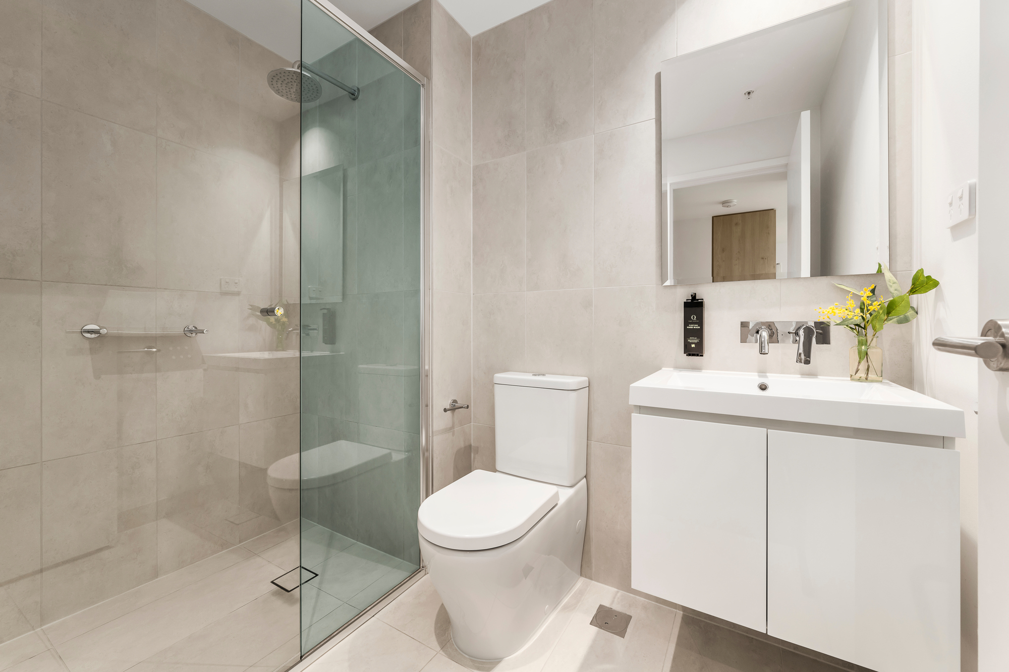 Bathroom - Kangaroo Point Apartments by Urban Rest - Brisbane