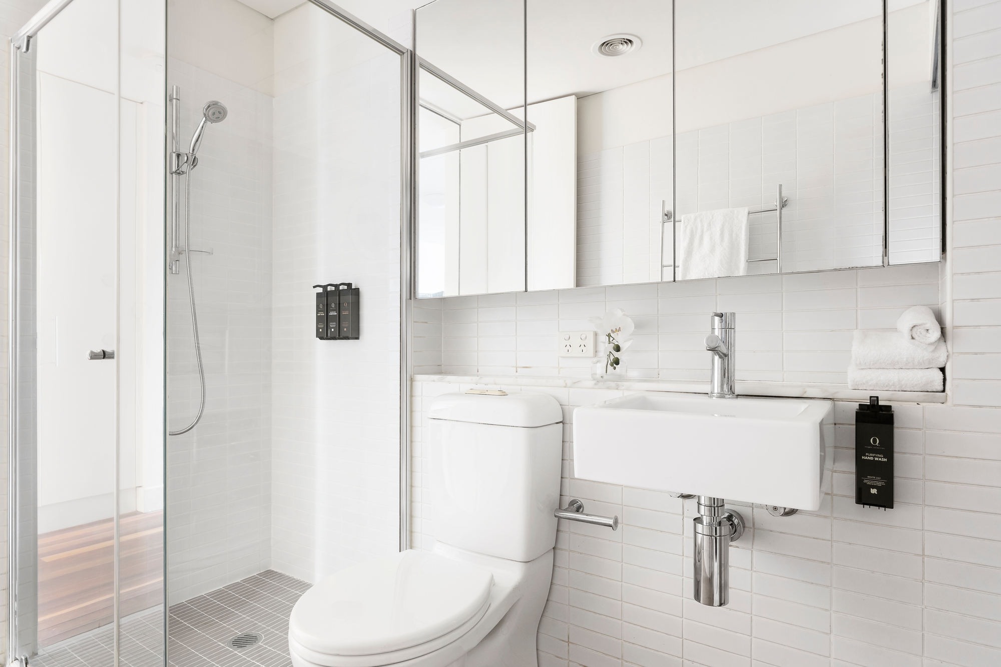 Bathroom - Crown Street Apartments by Urban Rest - Surry Hills, Sydney