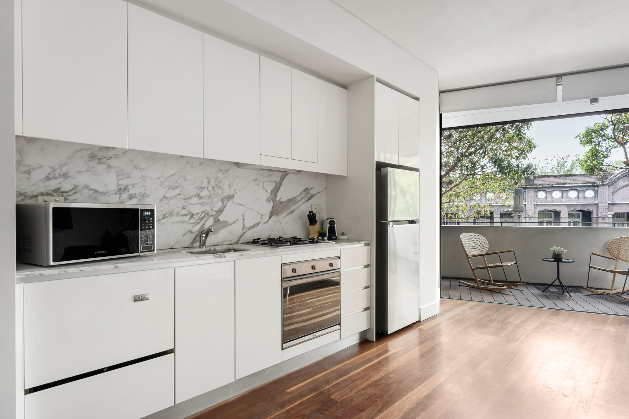 Kitchen - Crown Street Apartments by Urban Rest - Surry Hills, Sydney