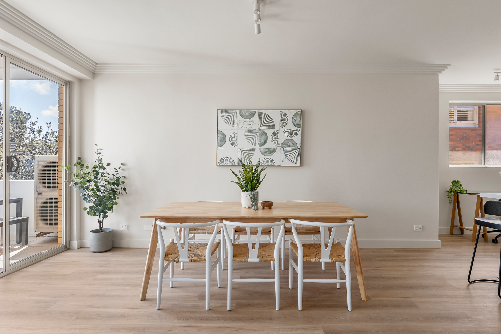 Dining Area - Urban Rest Bondi Beach - Sydney