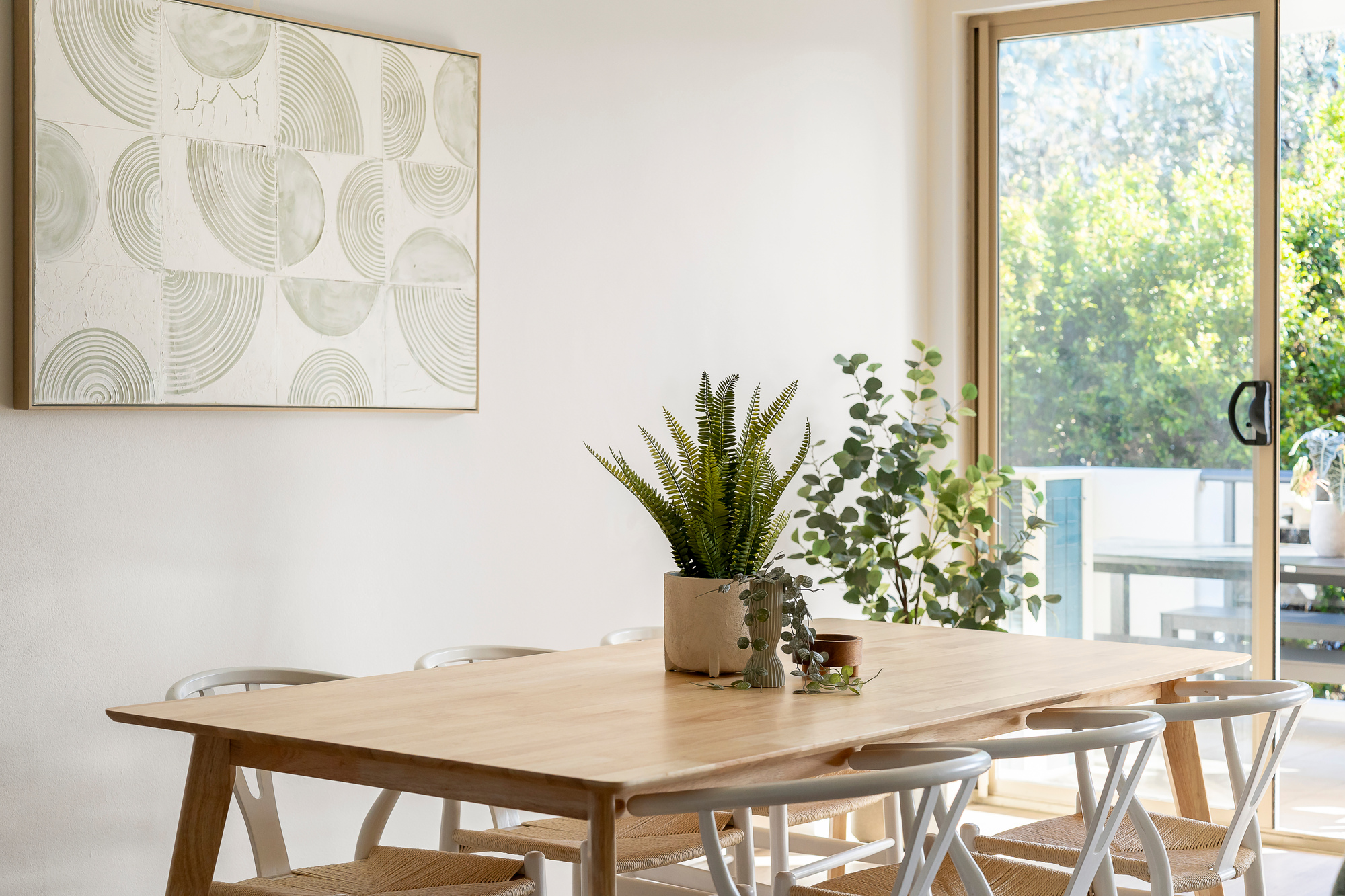 Dining Area - Urban Rest Bondi Beach - Sydney