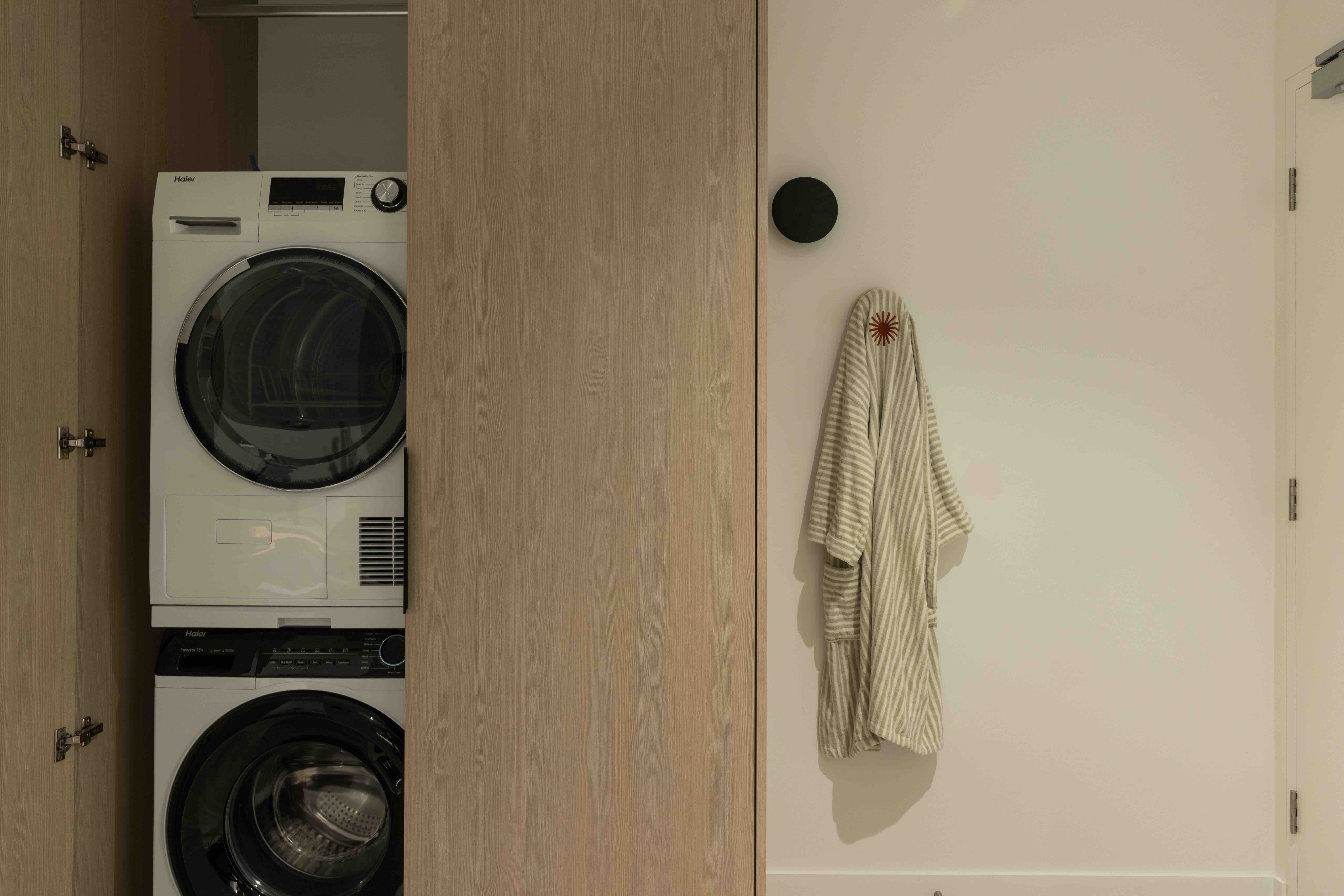 Dodds St Apartments by Urban Rest - Laundry
