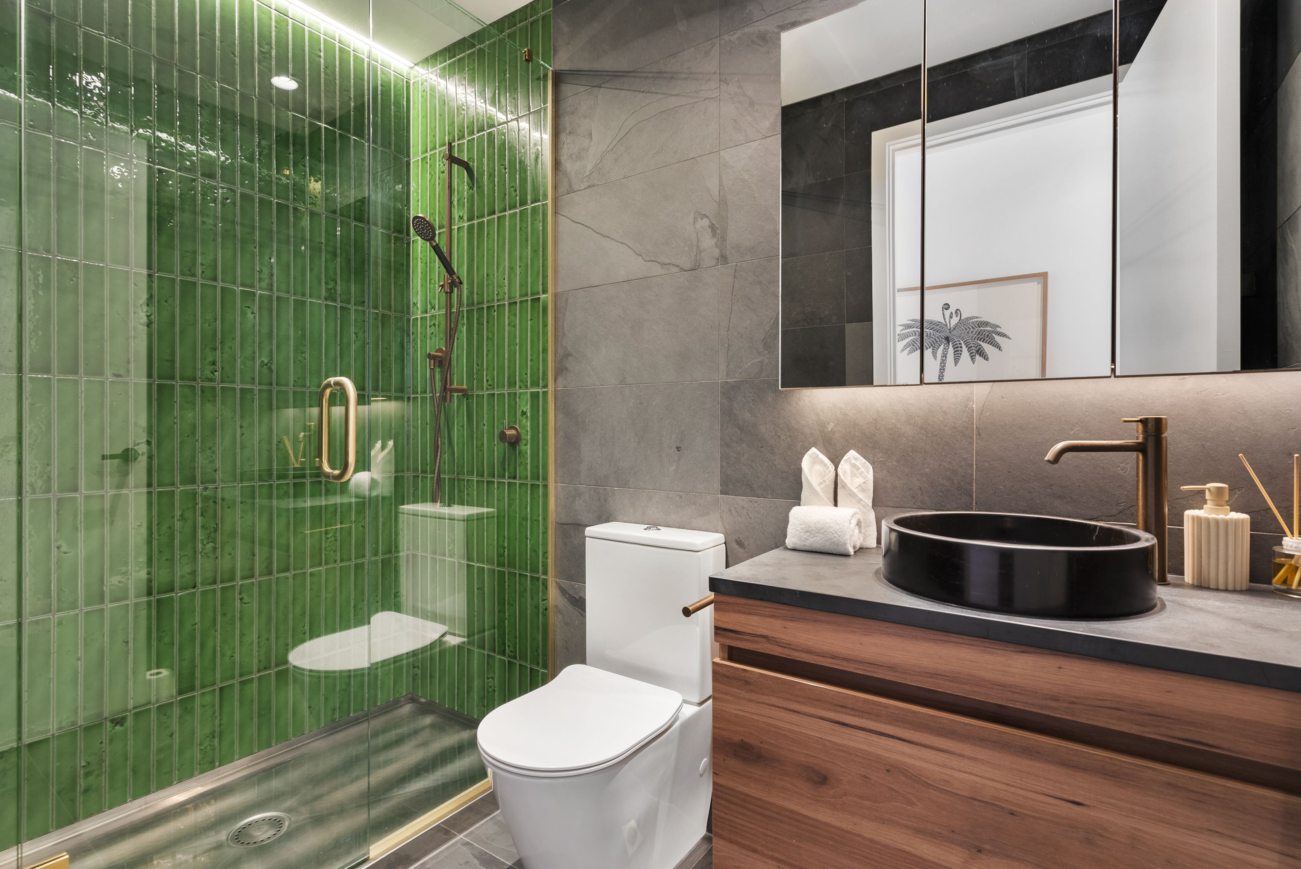 The Greenhouse Apartments - 1 Bedroom Apartment - Bathroom