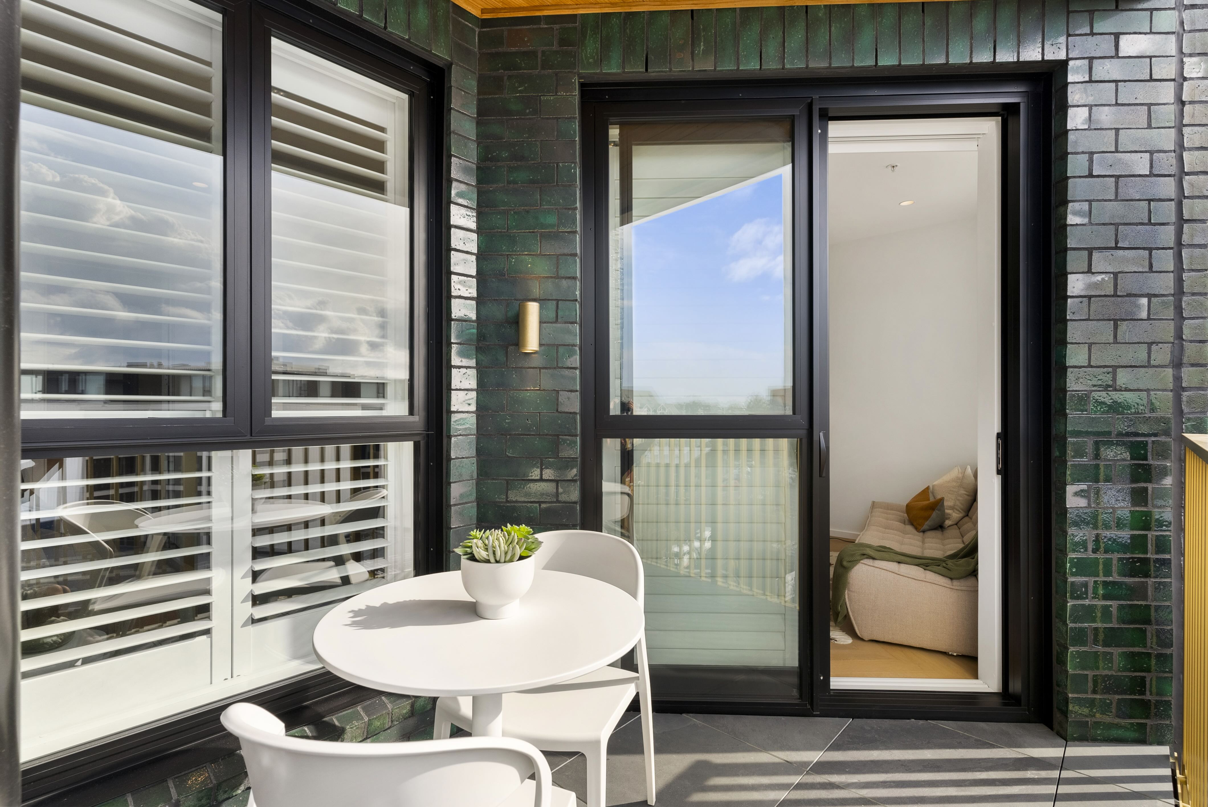 The Greenhouse Apartments - 1 Bedroom Apartment - Balcony