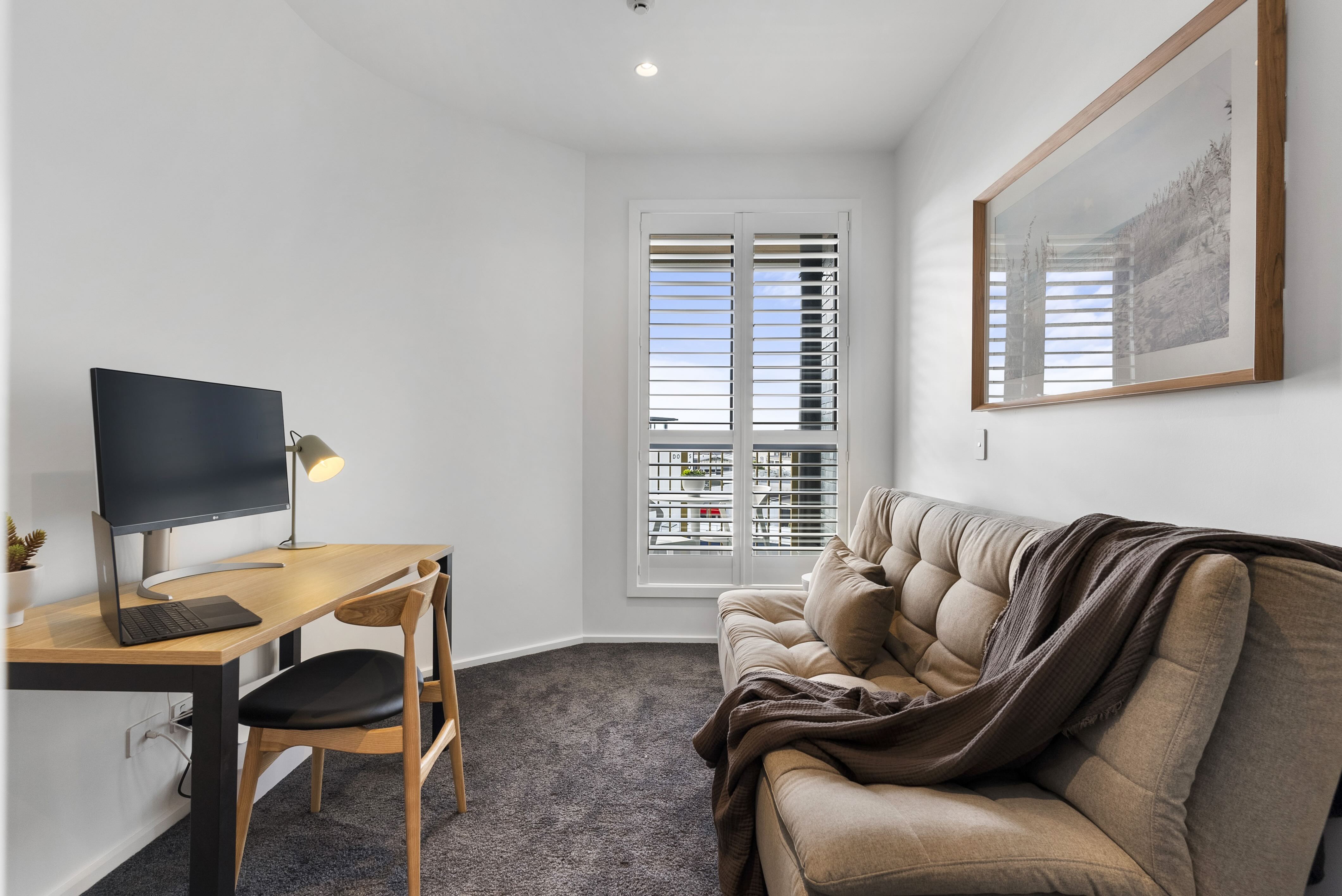 The Greenhouse Apartments - 1 Bedroom Apartment - Study