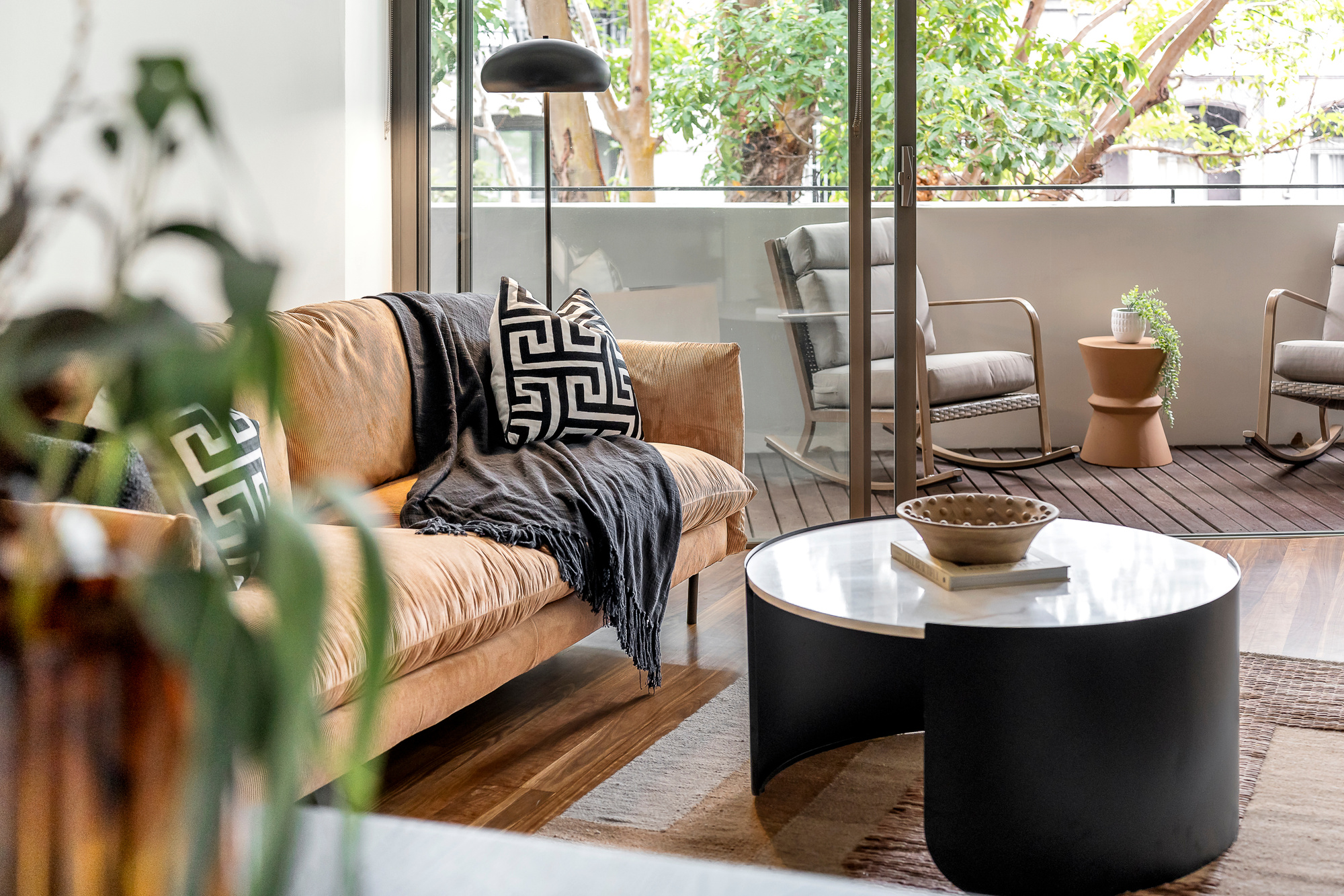 Crown Street Apartments - 1 Bedroom Apartment - Lounge