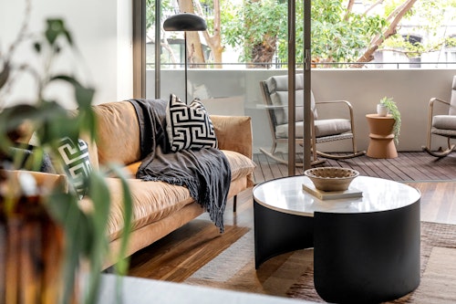 Crown Street Apartments - 1 Bedroom Apartment - Lounge