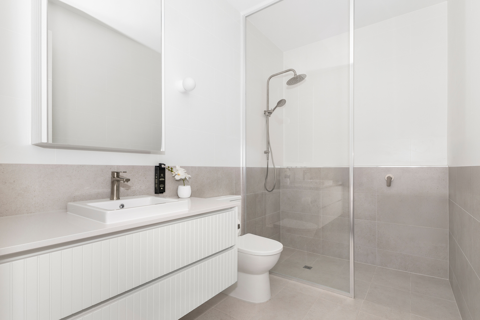 Foundry Lane Apartments by Urban Rest - Bathroom