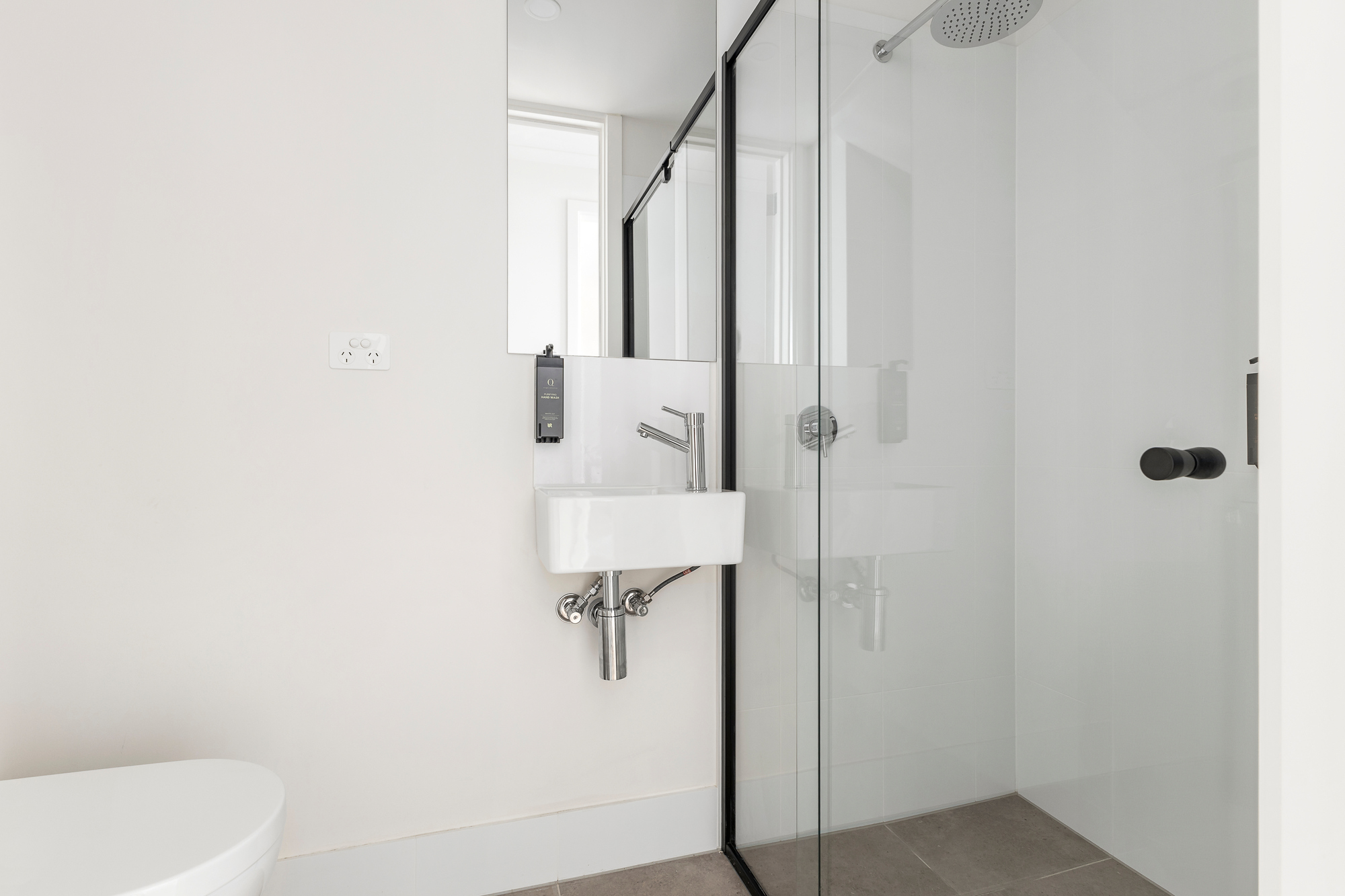 Stafford Street Apartments by Urban Rest - Bathroom