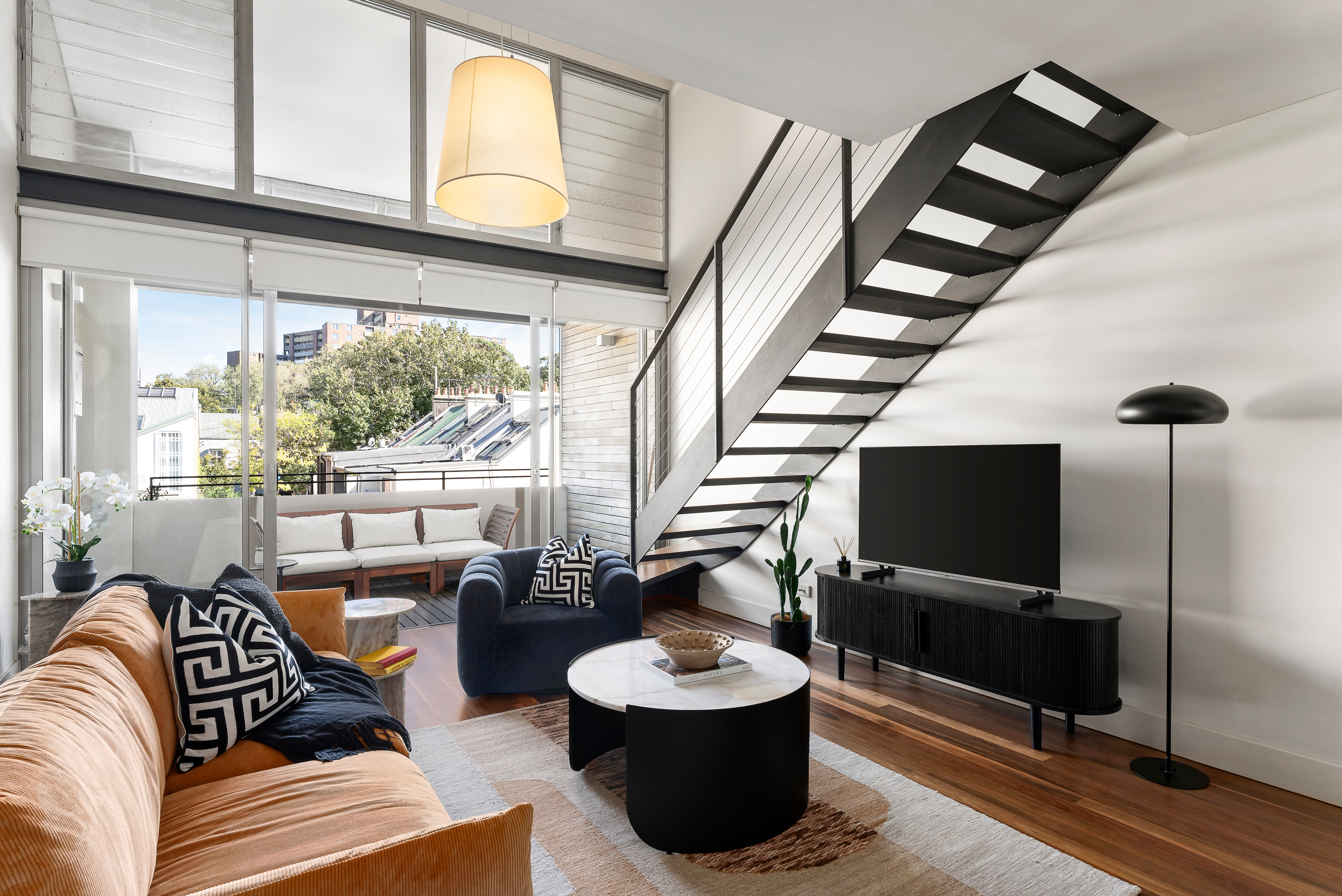 Lounge - Crown Street Apartments - Sydney, Australia